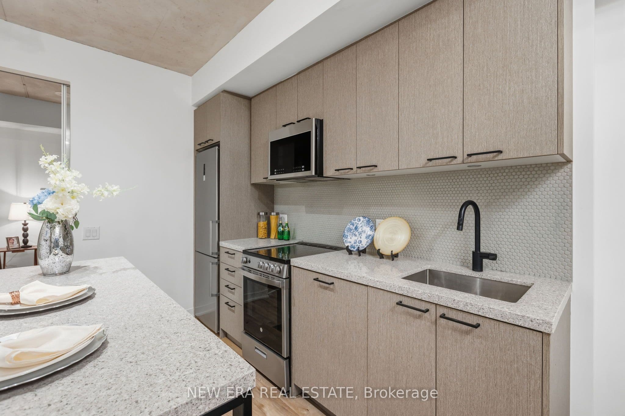Unit 301 1808 St. Clair Avenue photo 1