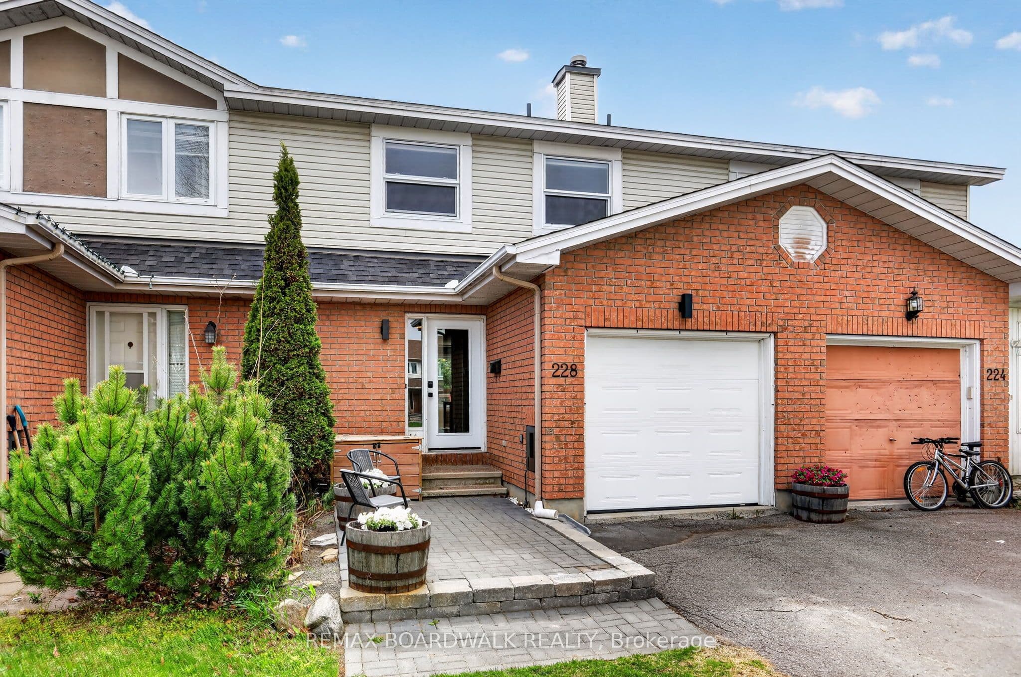 228 Jamieson Street photo 1