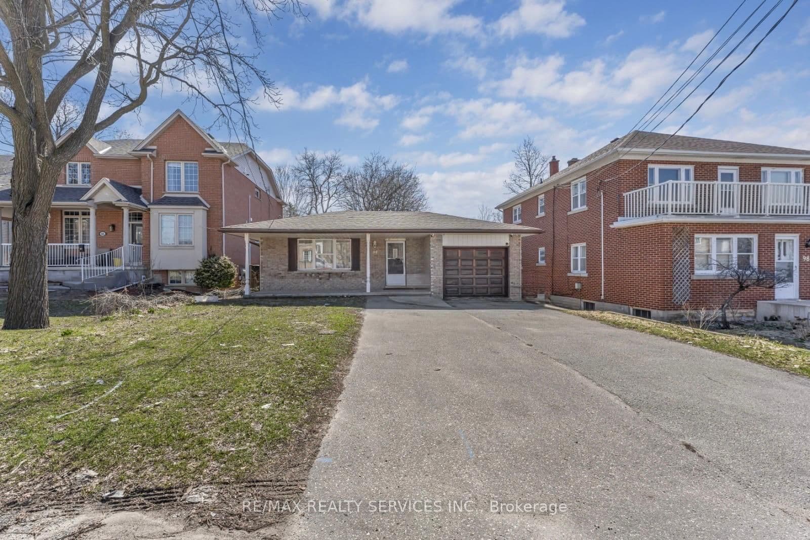 94 Gage Avenue photo 1
