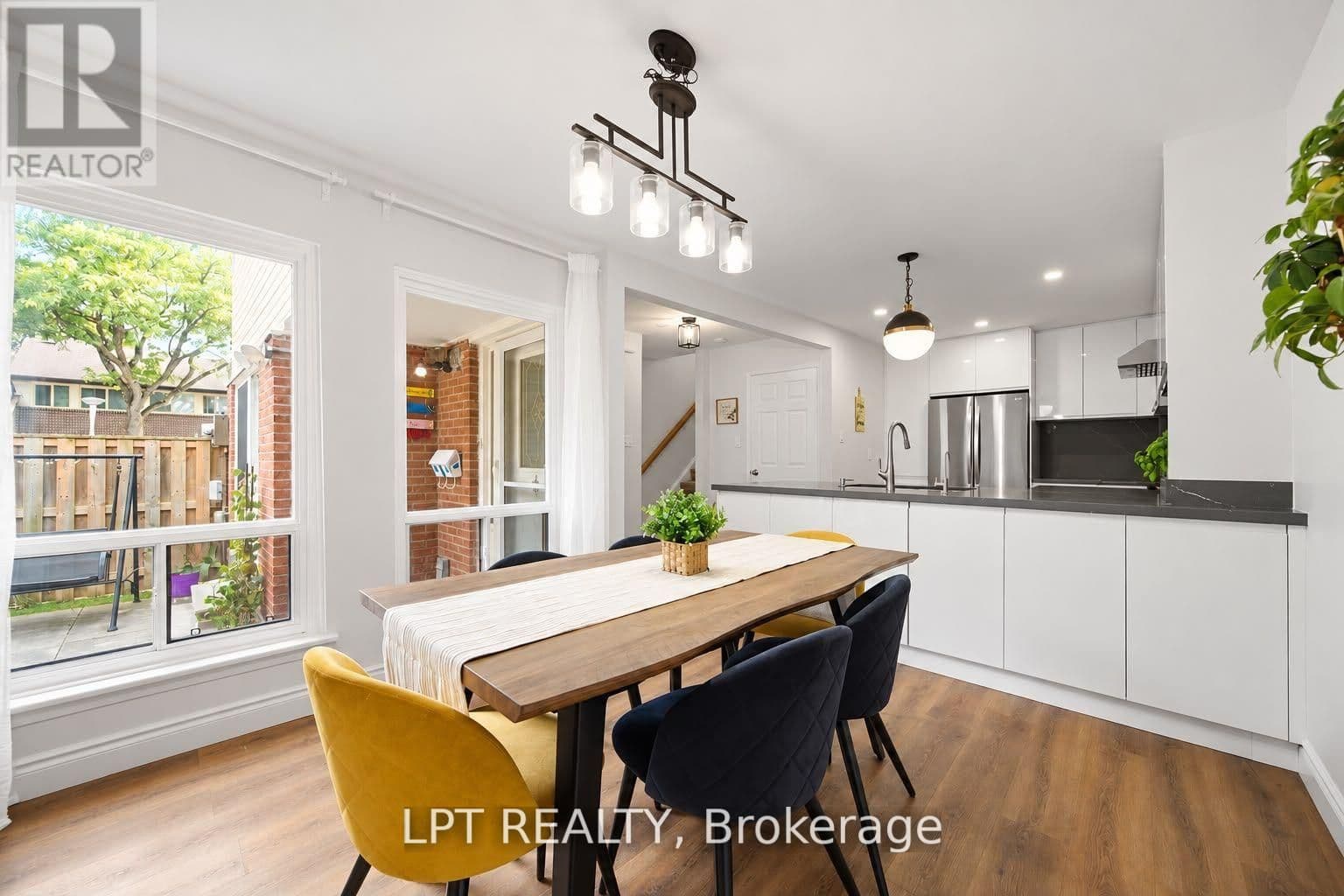 Unit 110 155 Glovers Road photo 1