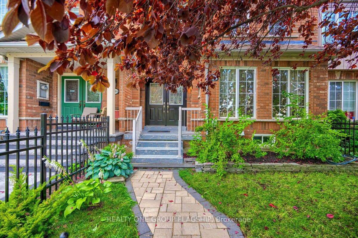 5846 Tenth Line photo 1