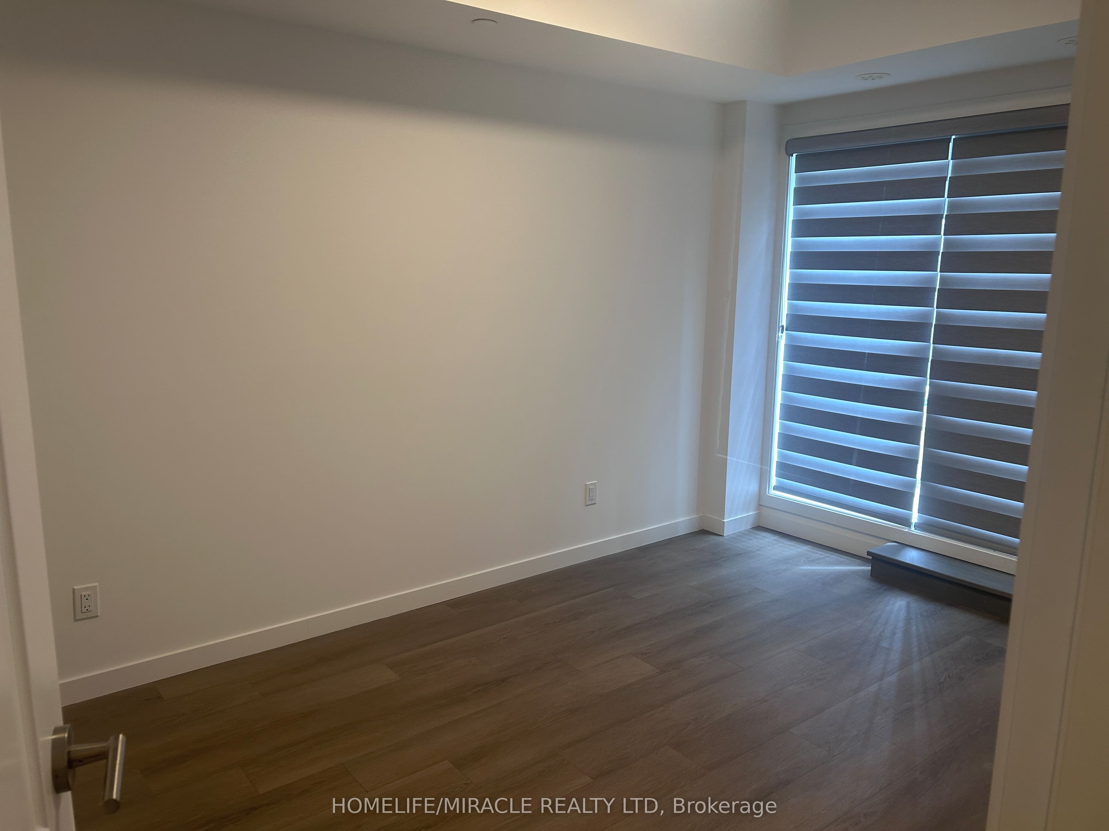 Unit 21 109 Marydale Avenue photo 1