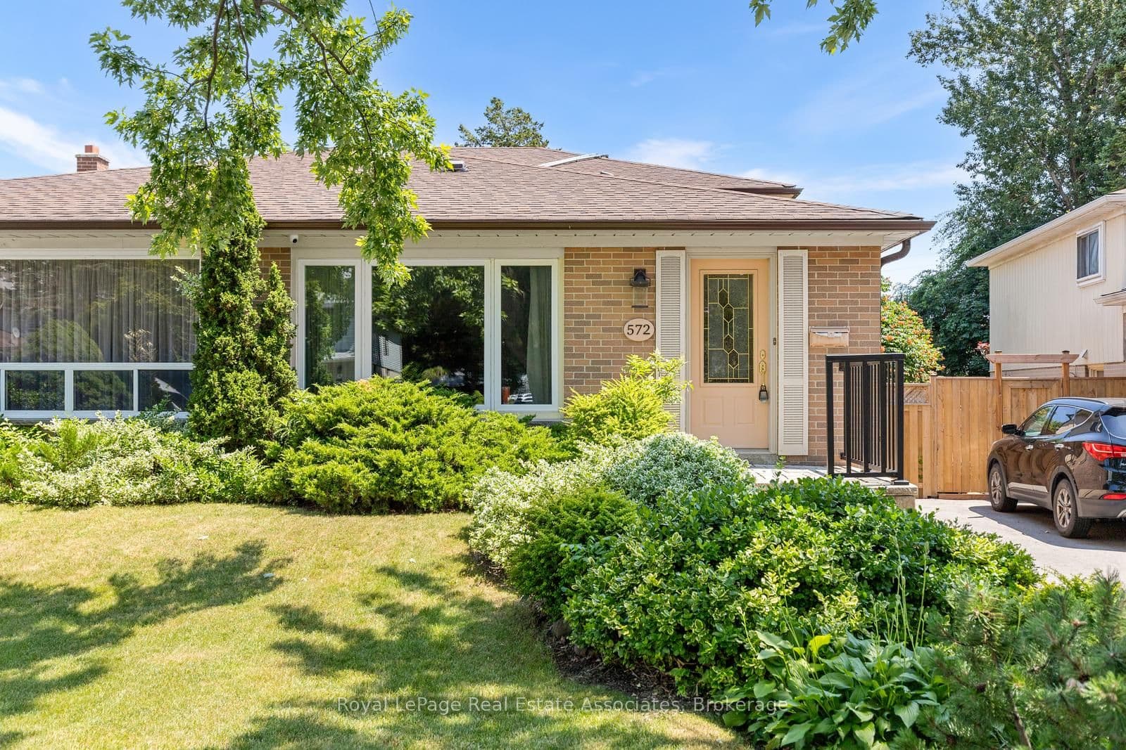 572 Tedwyn Drive photo 1