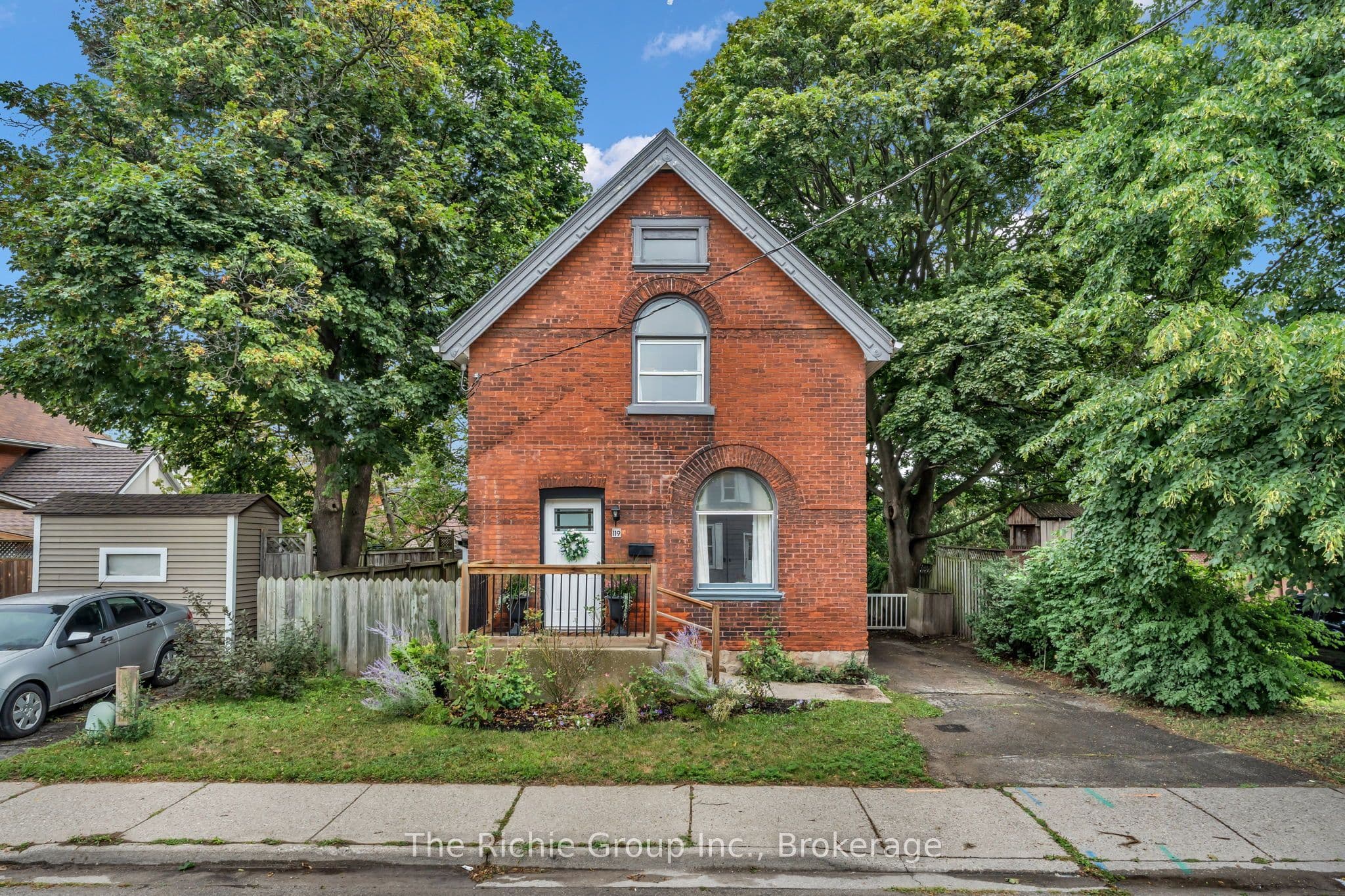 119 Brock Street photo 1