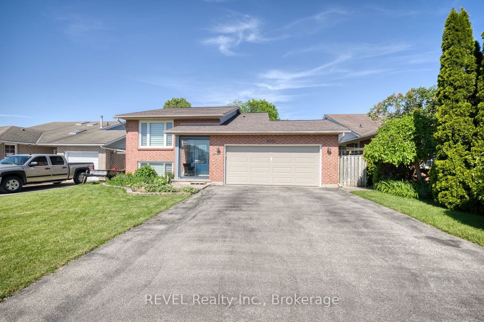 6251 Sherri Avenue photo 1