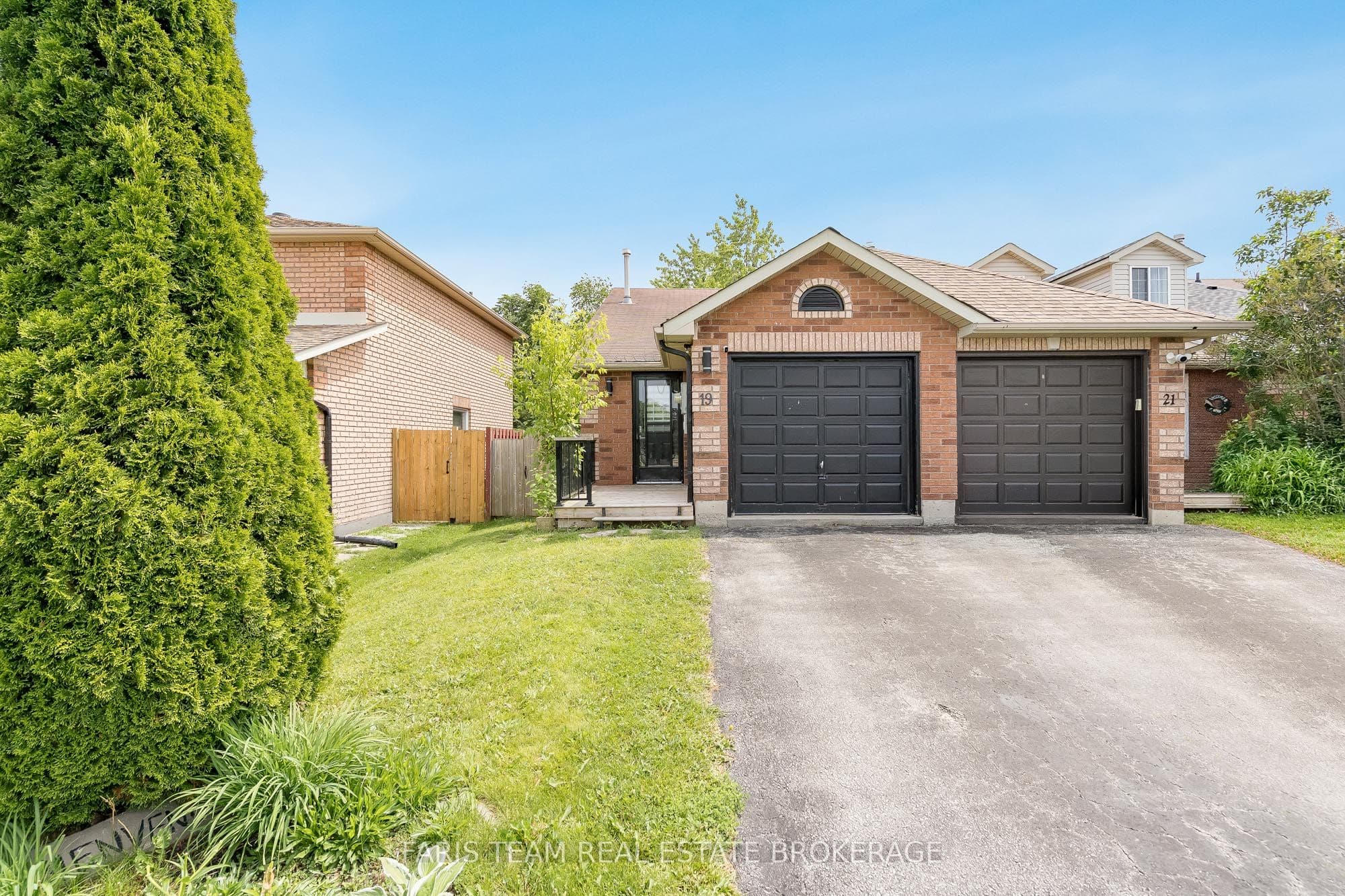 19 Seymour Crescent photo 1