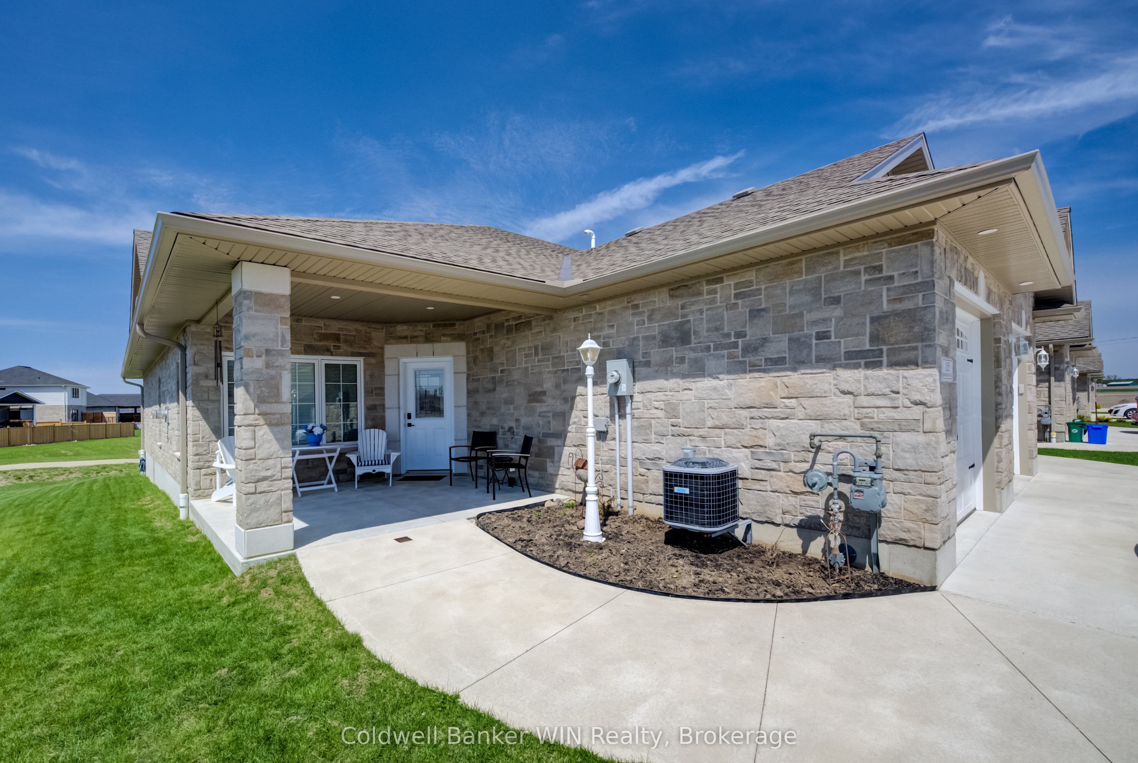 115 Broomer Crescent photo 1