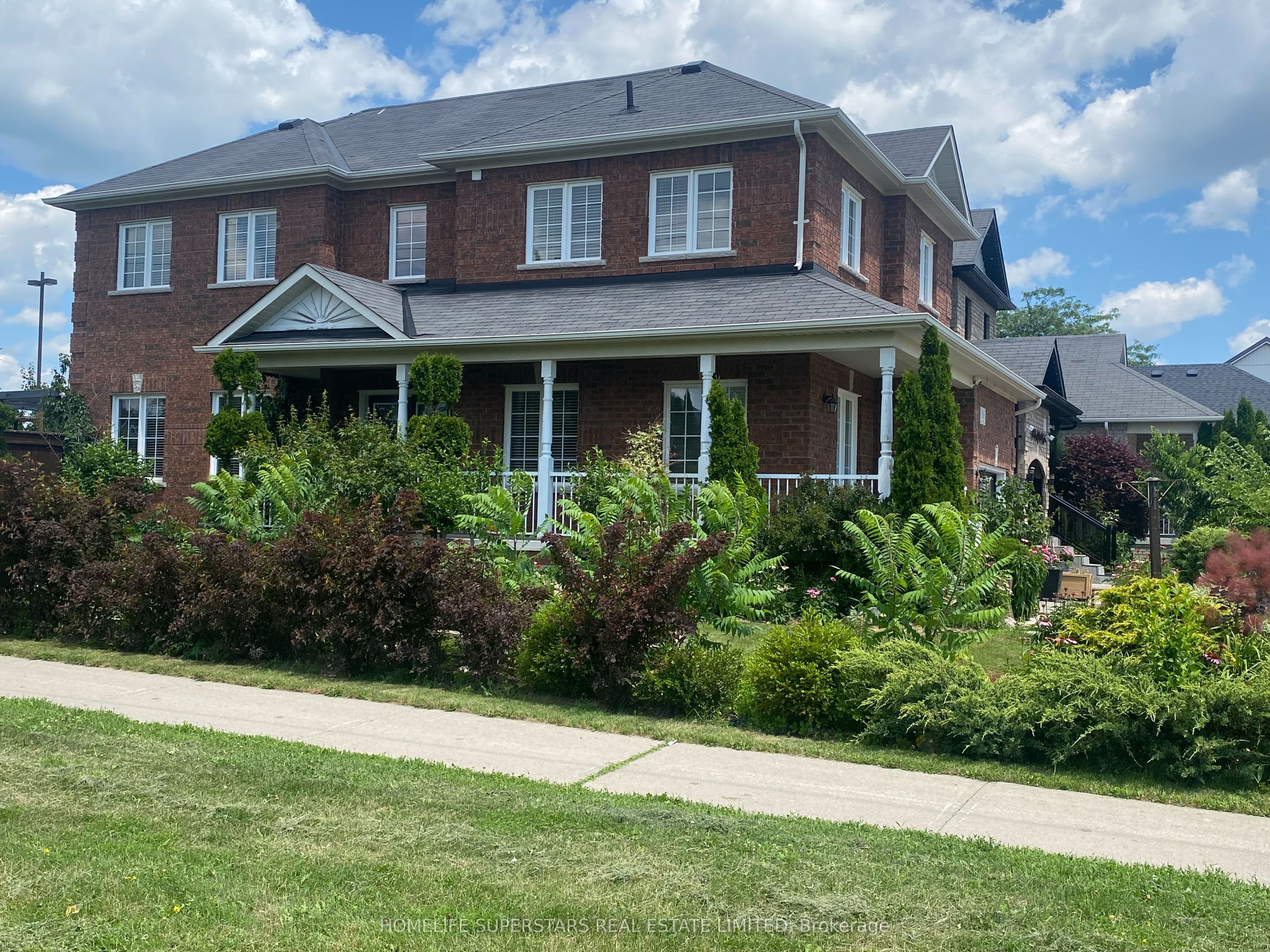 1316 Macinally Court photo 1