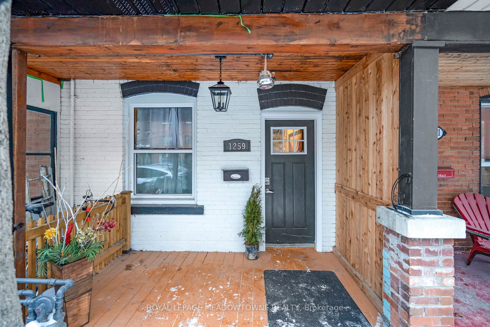 1259 Davenport Road photo 1
