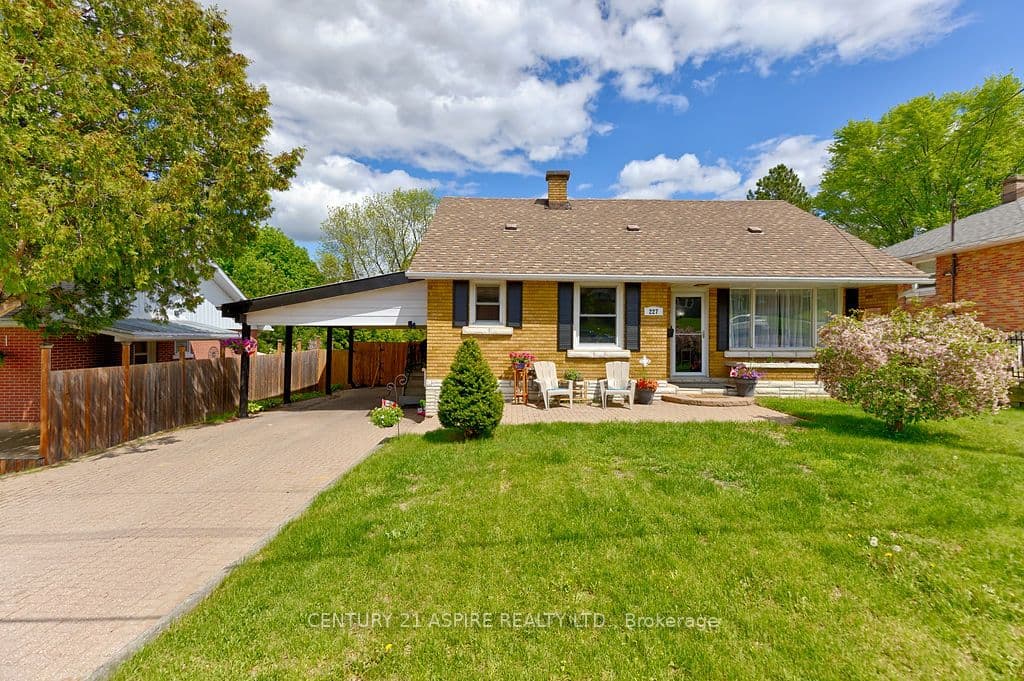 227 Clemow Avenue photo 1