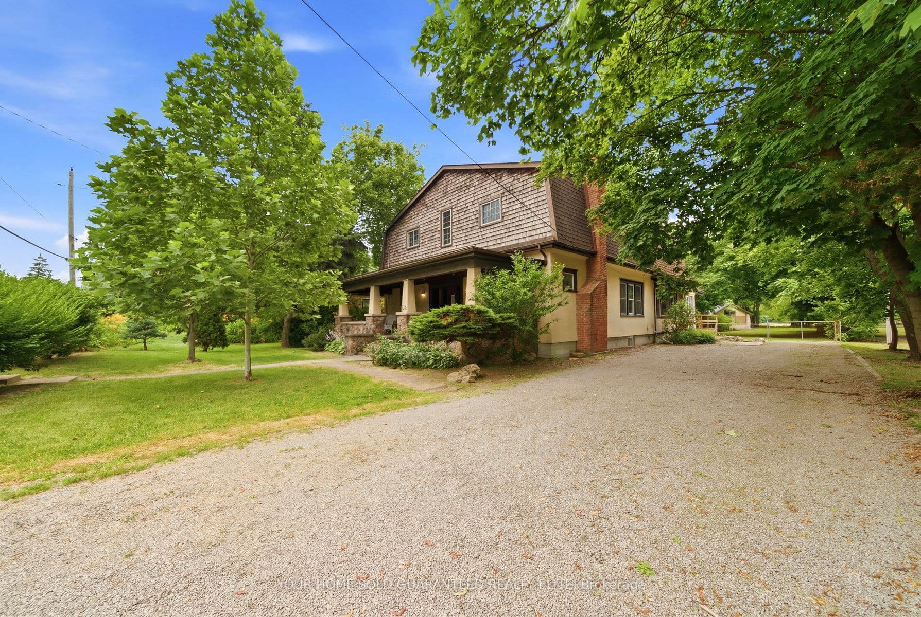 211 Canborough Street photo 1
