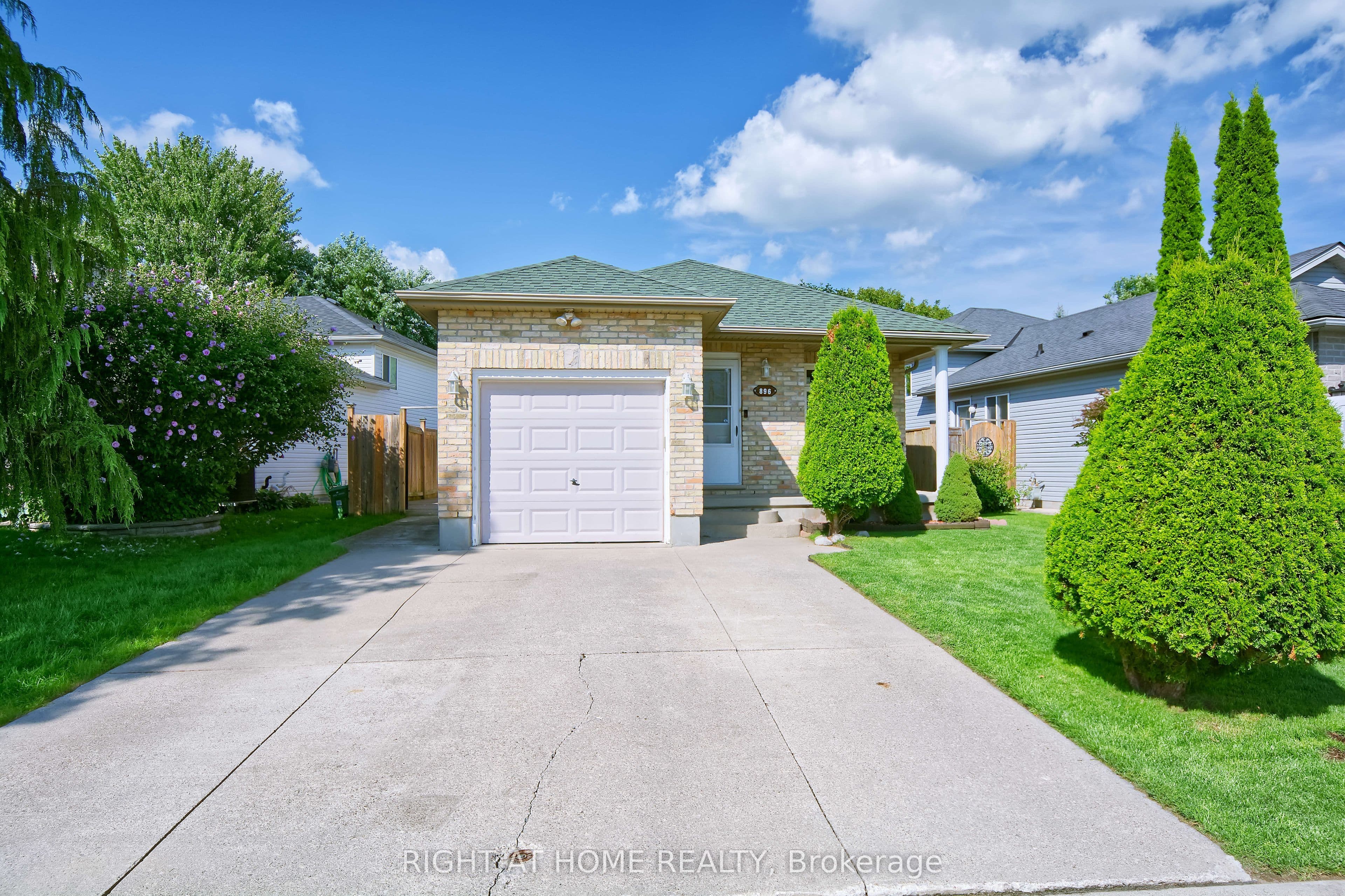 896 Fogerty Street photo 1
