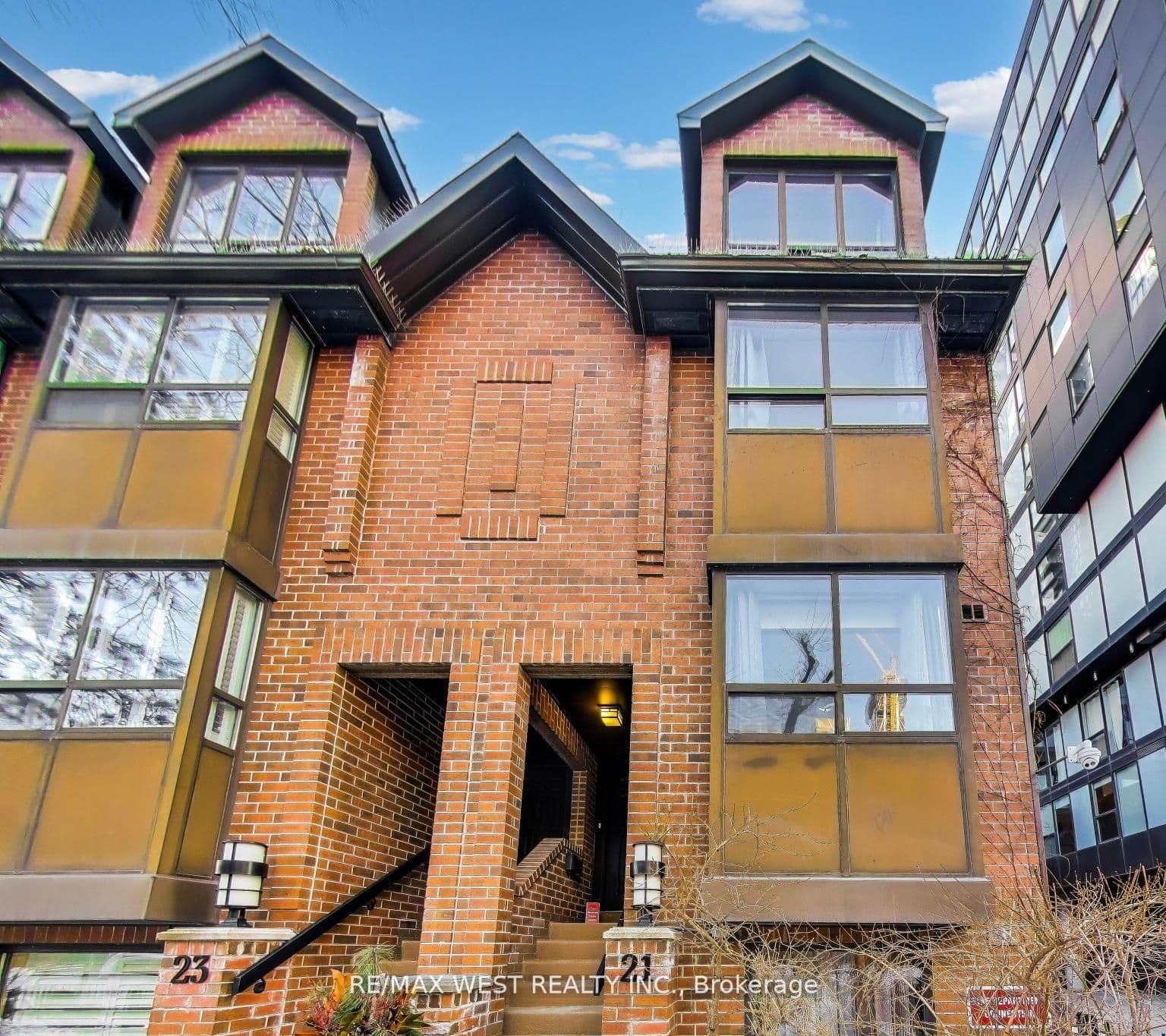 21 Dundonald Street photo 1