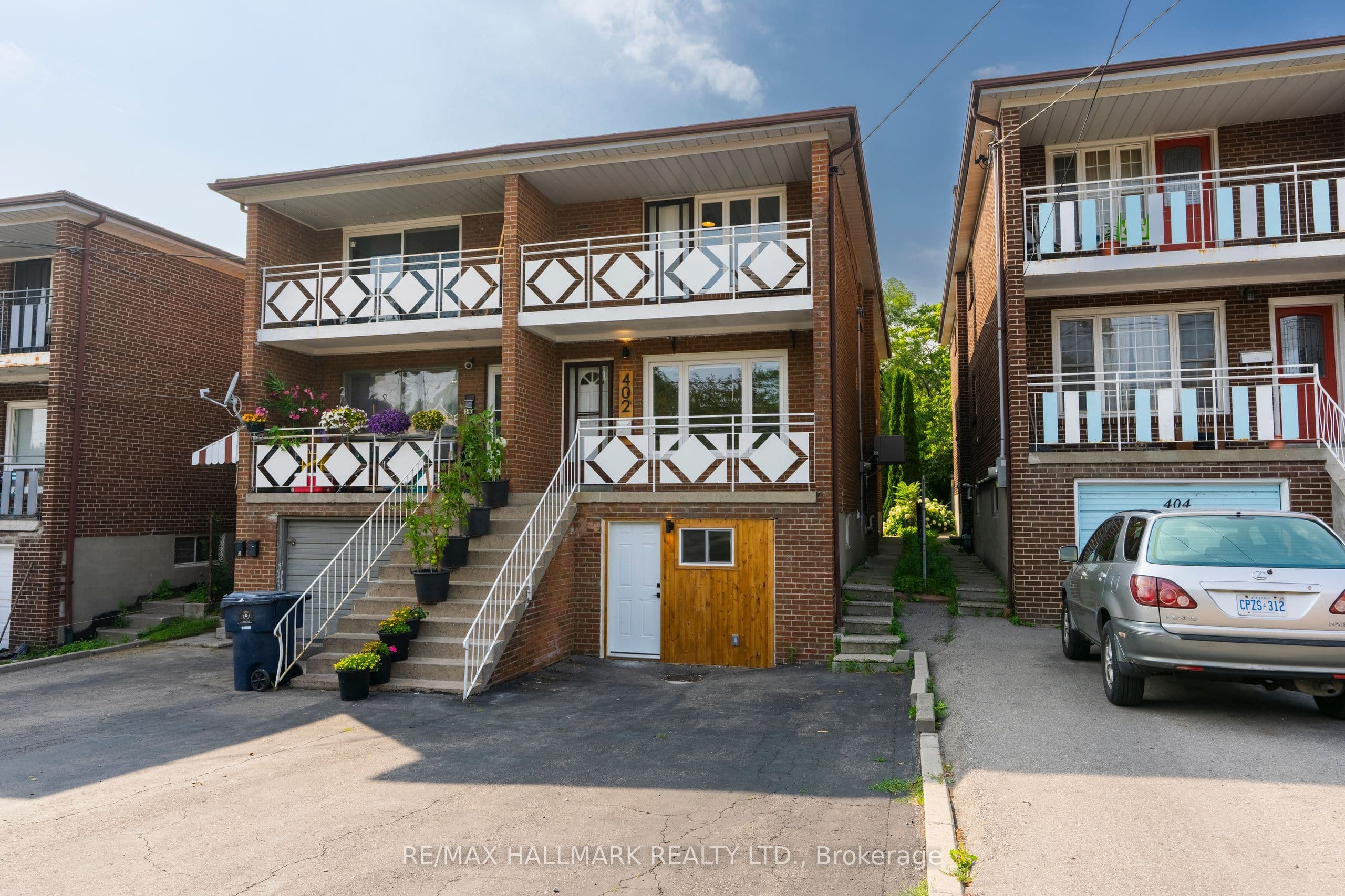 Unit LOWER / BSMT 402 Kingston Road photo 1