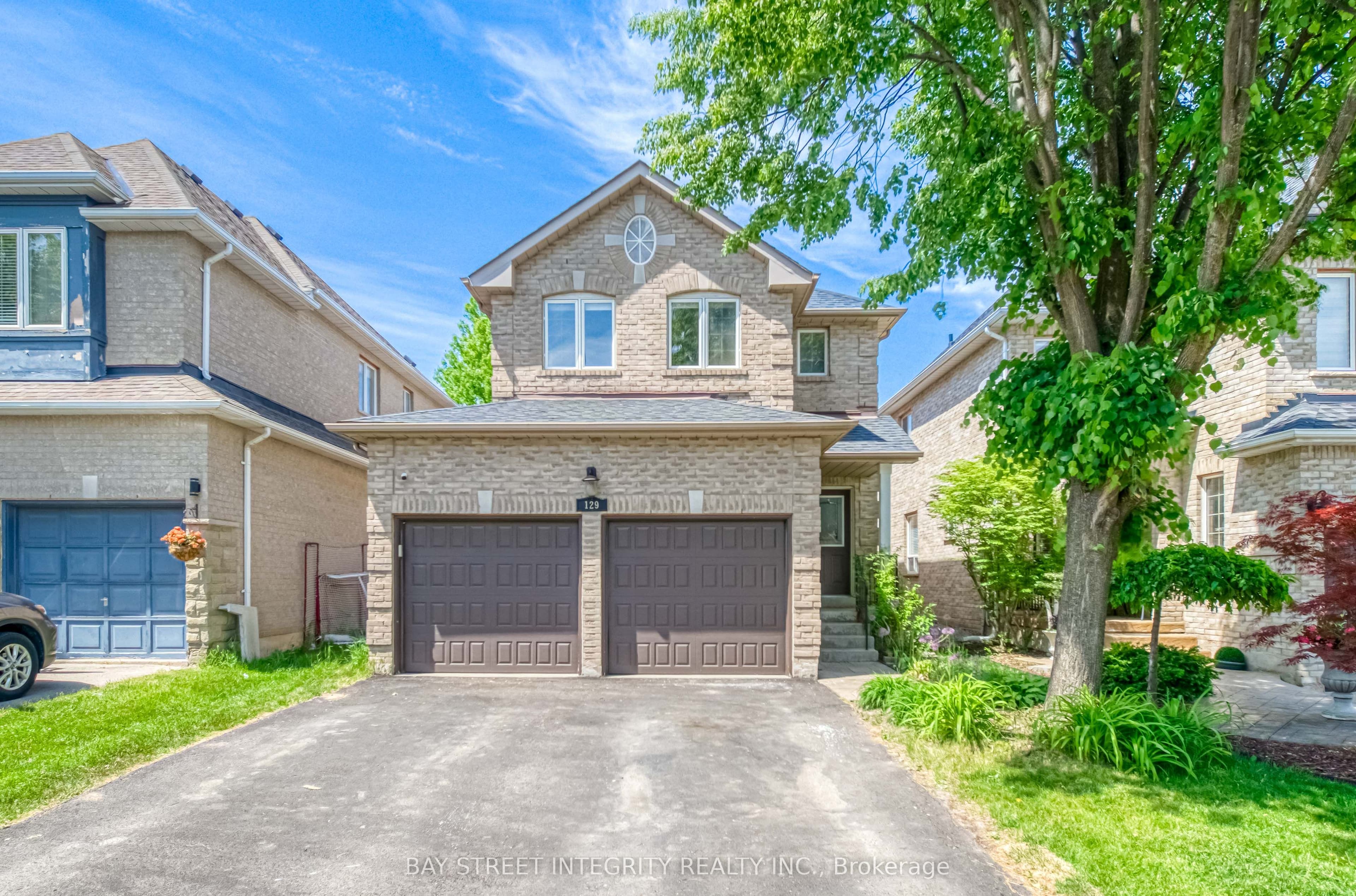 129 Fadine Road photo 1