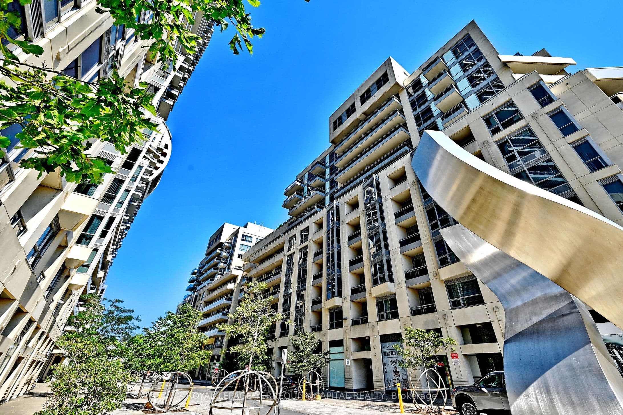 Unit 306 9199 Yonge Street photo 1
