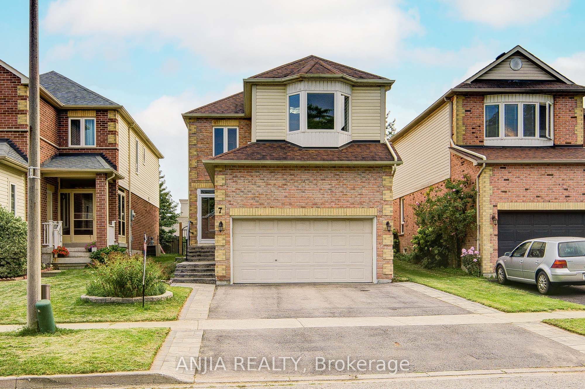 7 Allayden Drive photo 1
