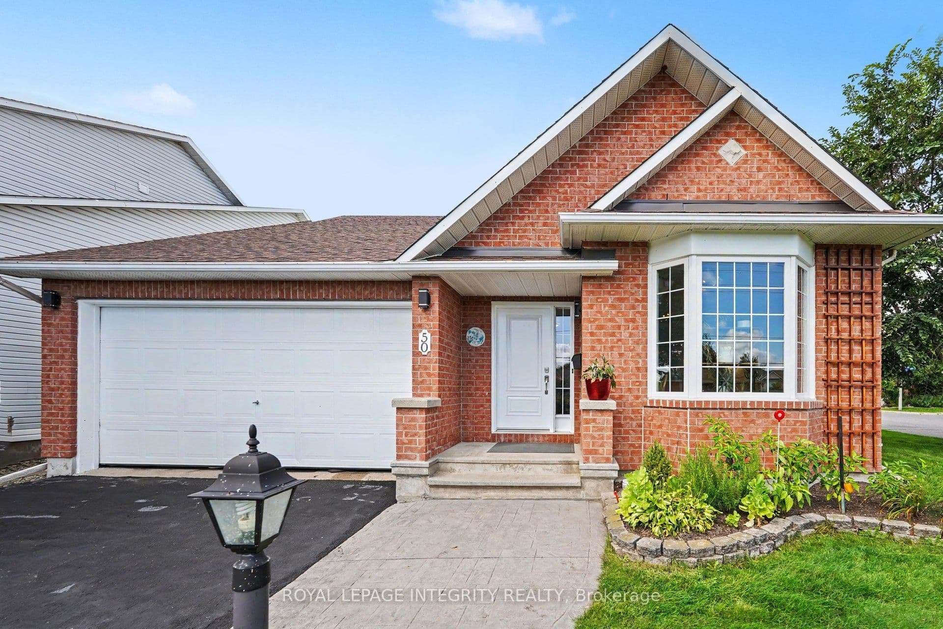 50 Baypointe Crescent photo 1