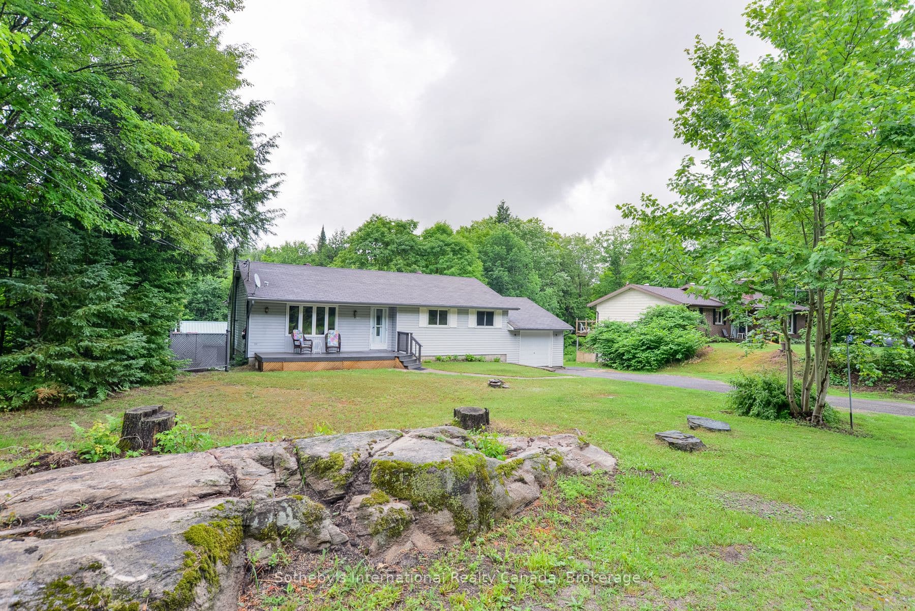 1048 Old Falkenburg Road photo 1