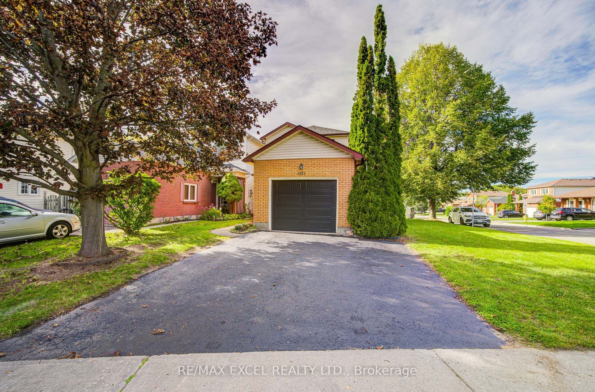 1171 Attersley Drive photo 1