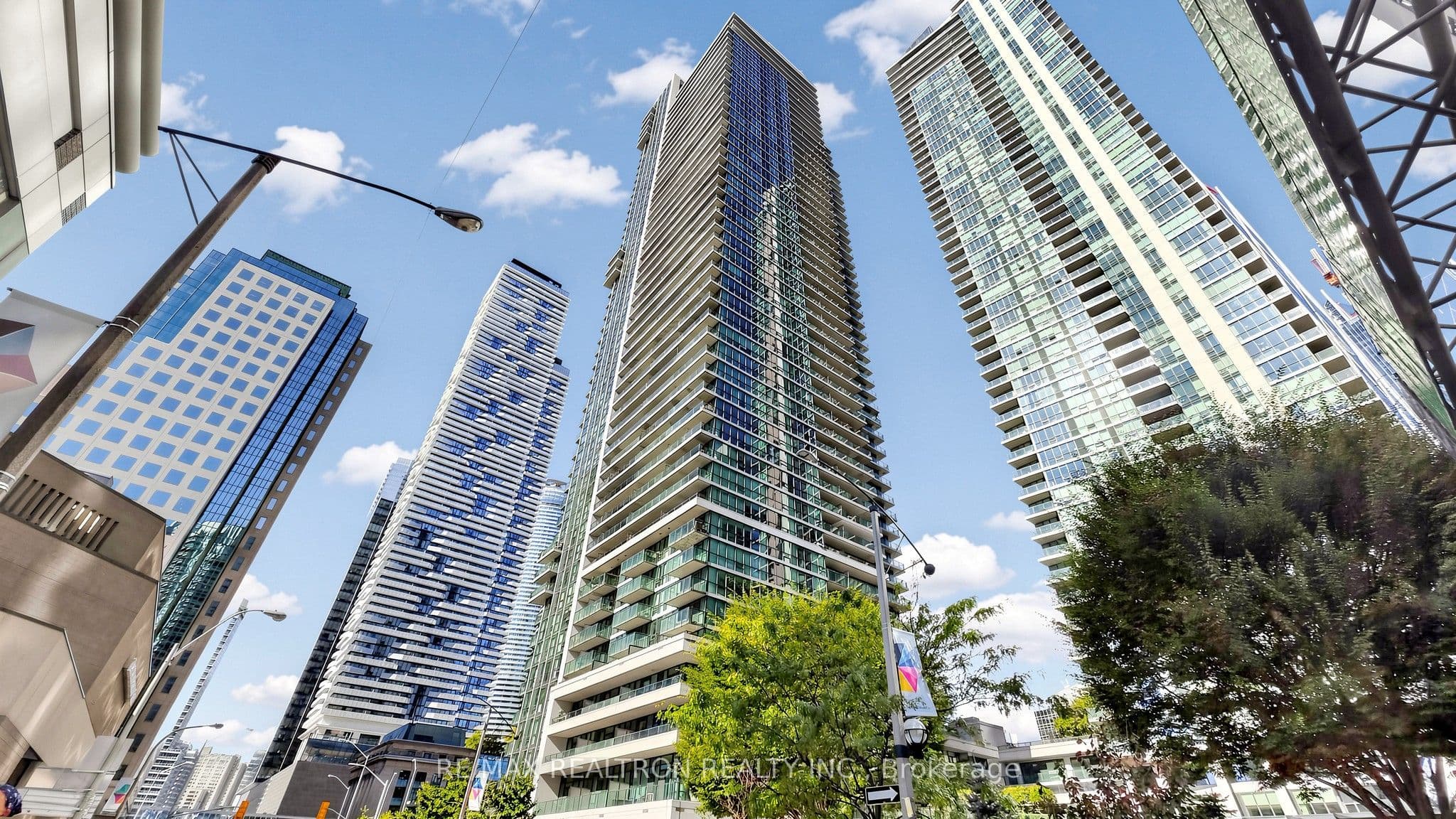 Unit 2211 33 Bay Street photo 1