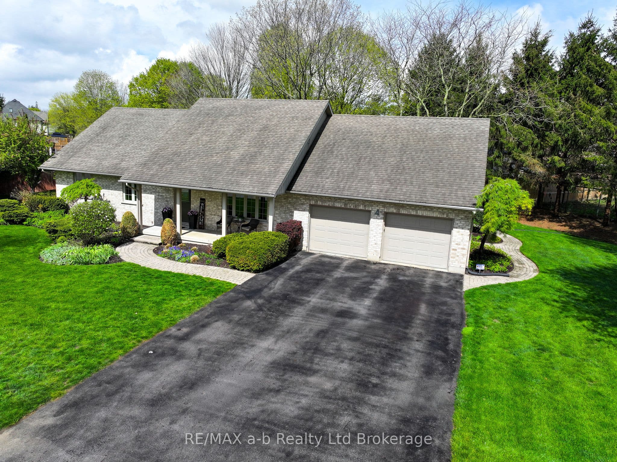 4 Otterview Drive photo 1