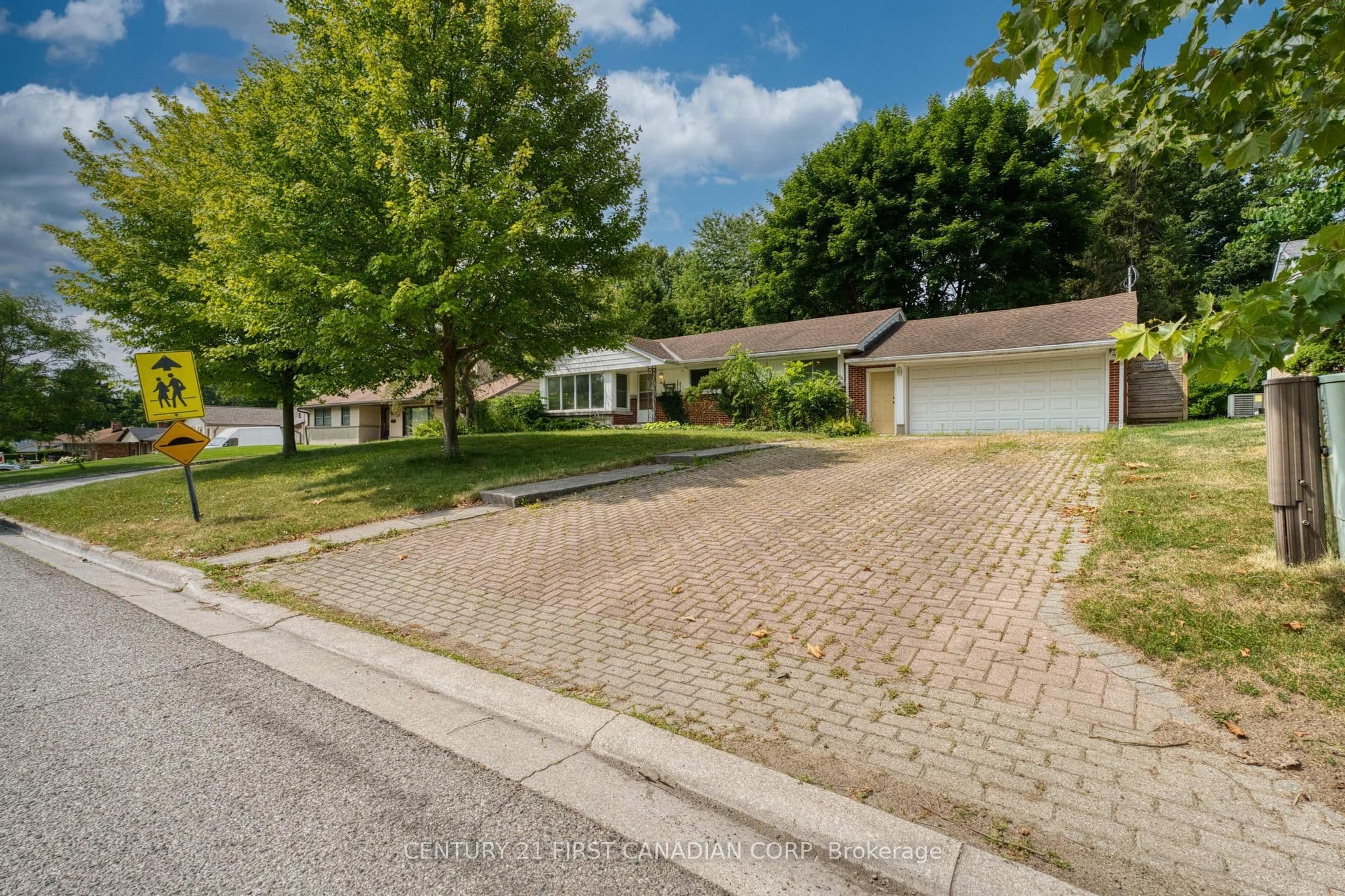 478 COOMBS Avenue photo 1