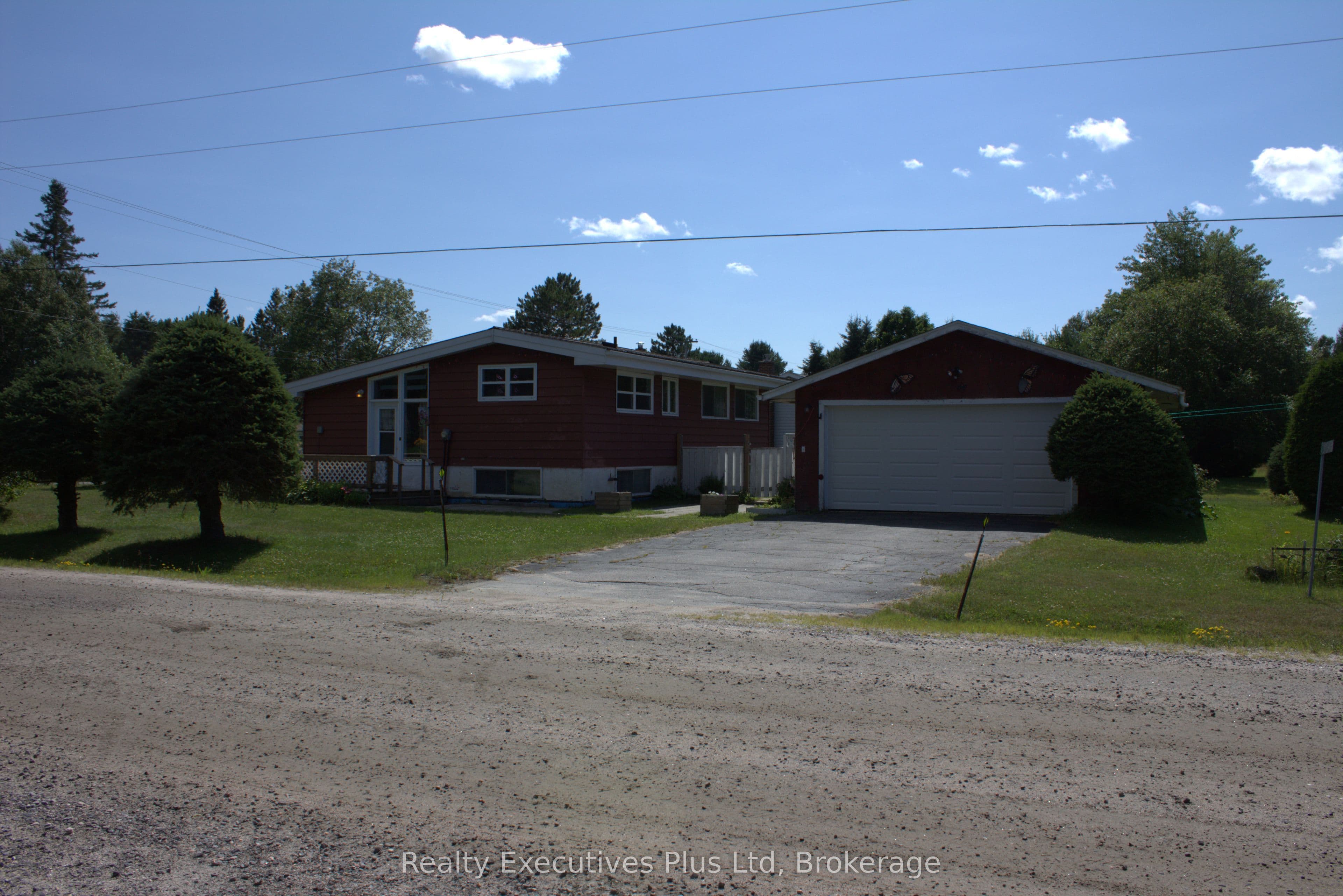 106 Cheryl Crescent photo 1
