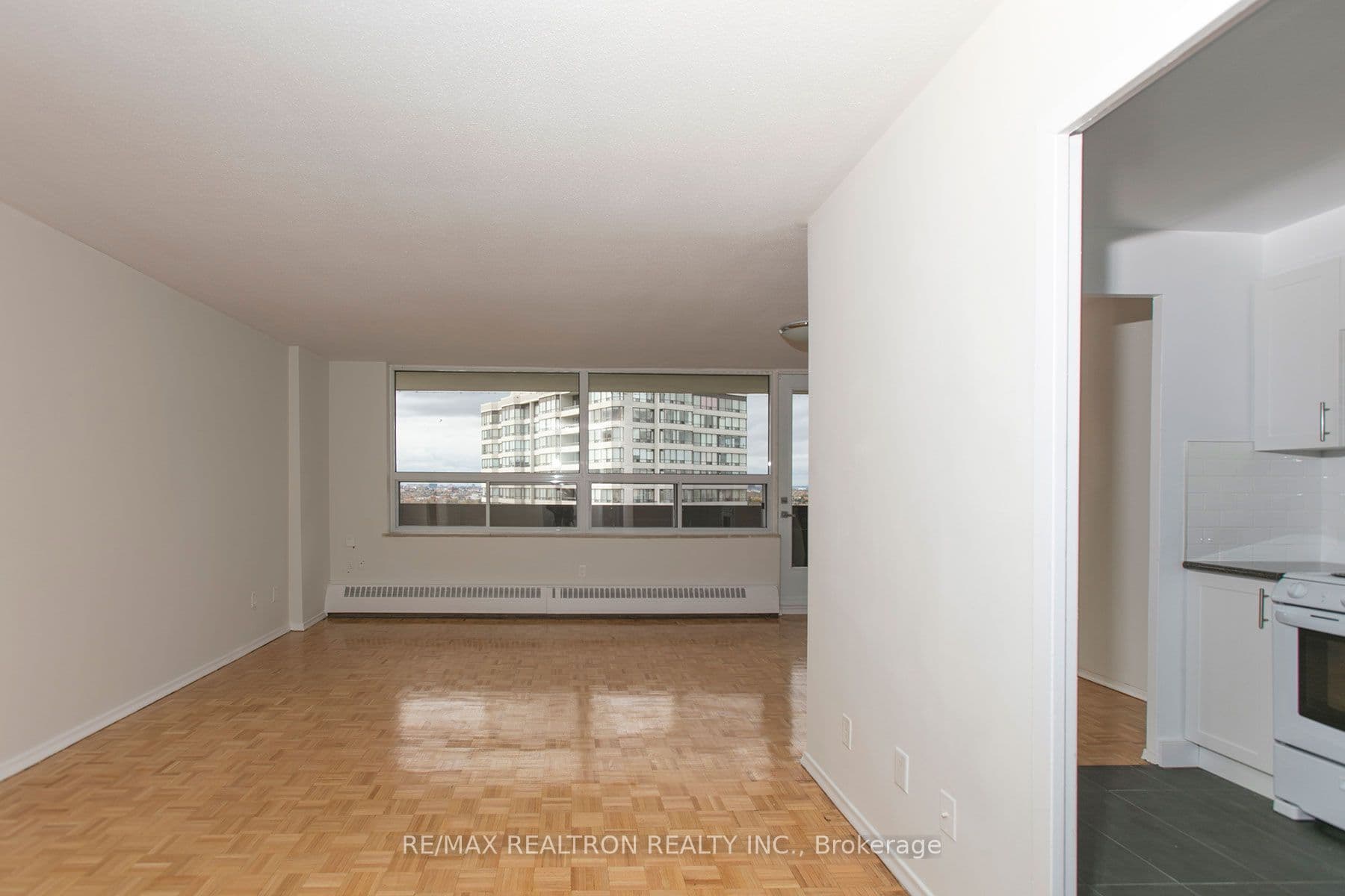 Unit 1110 6200 Bathurst Street photo 1