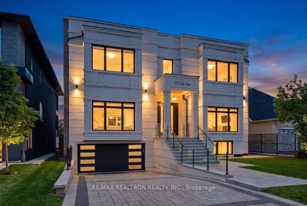 116 OAK Avenue photo 1
