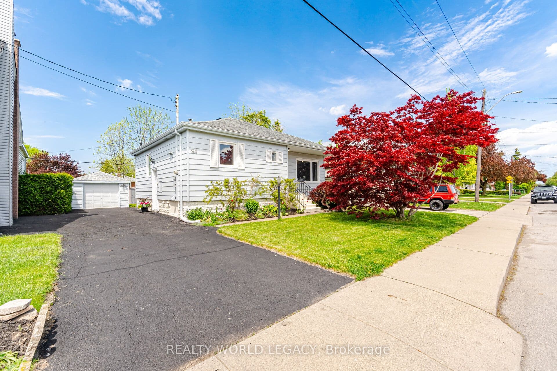 94 Clarendon Avenue photo 1