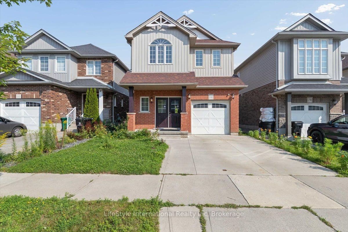 242 Moorlands Crescent photo 1