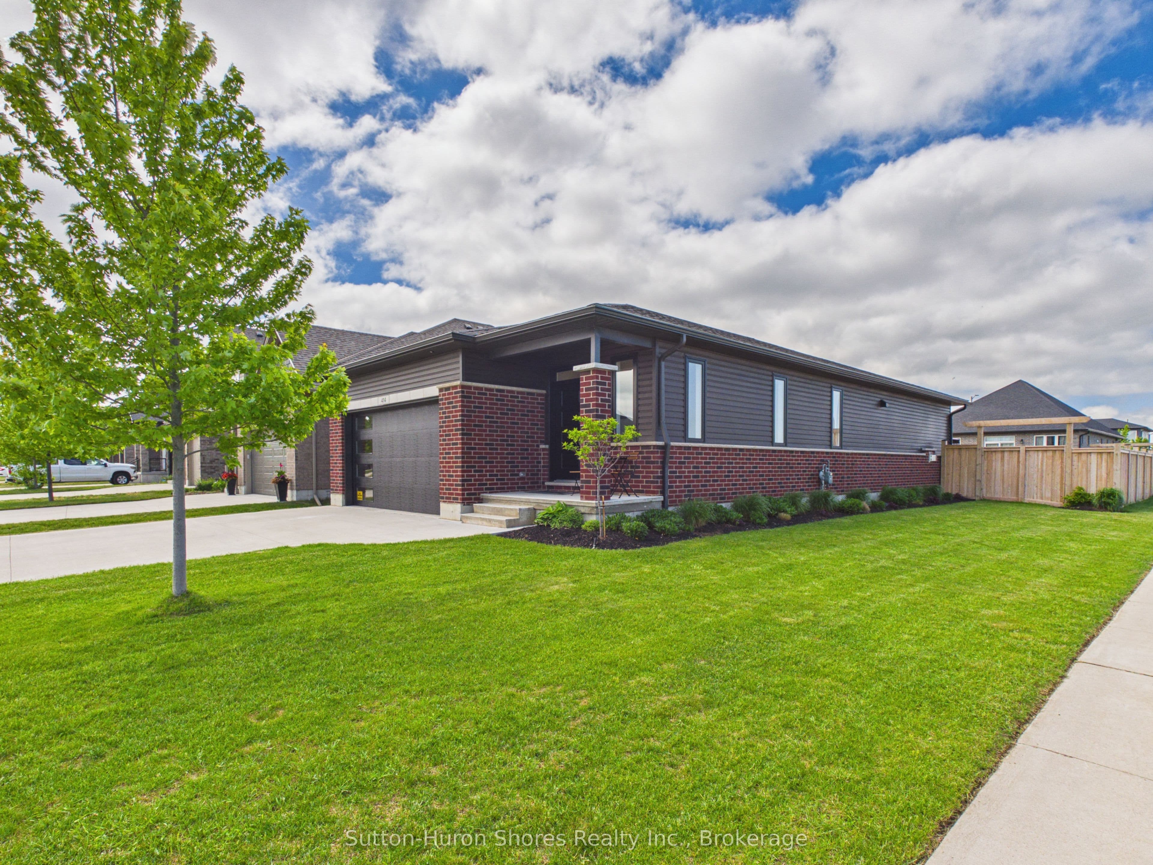 414 Mary Rose Avenue photo 1