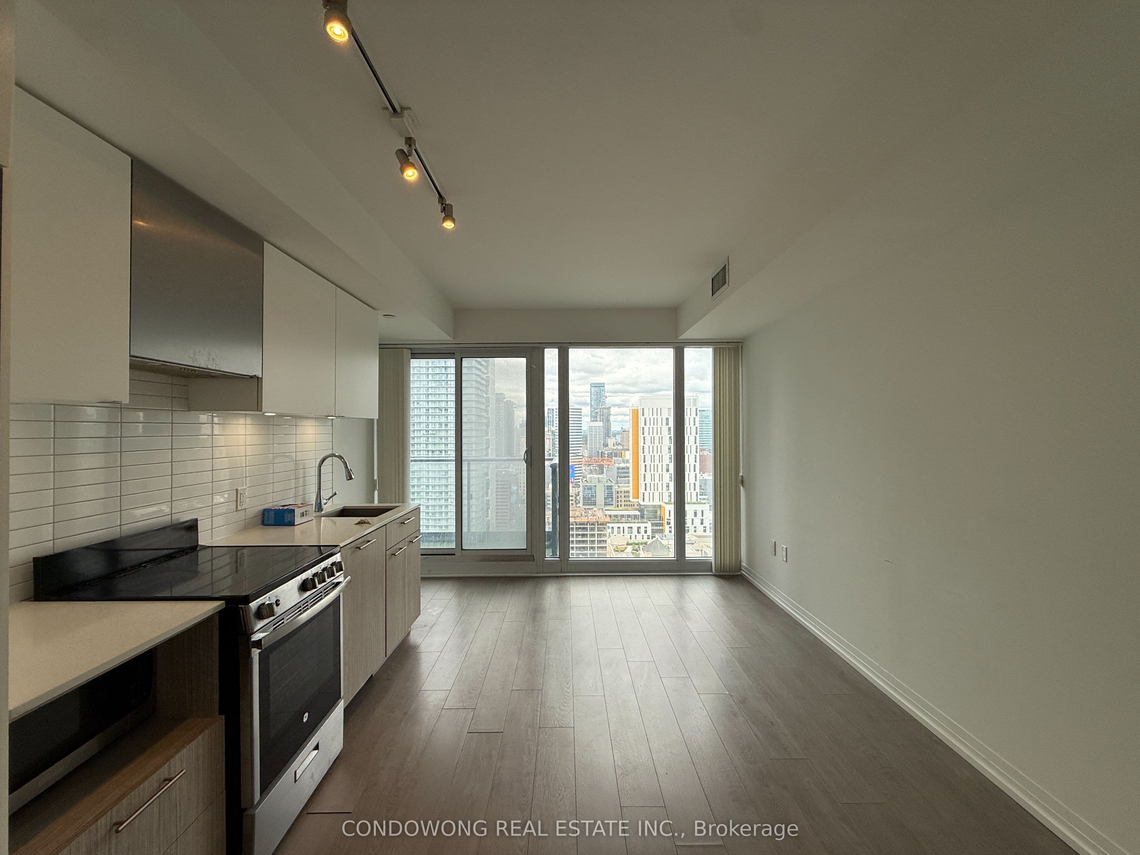 Unit 3007 251 Jarvis Street photo 1