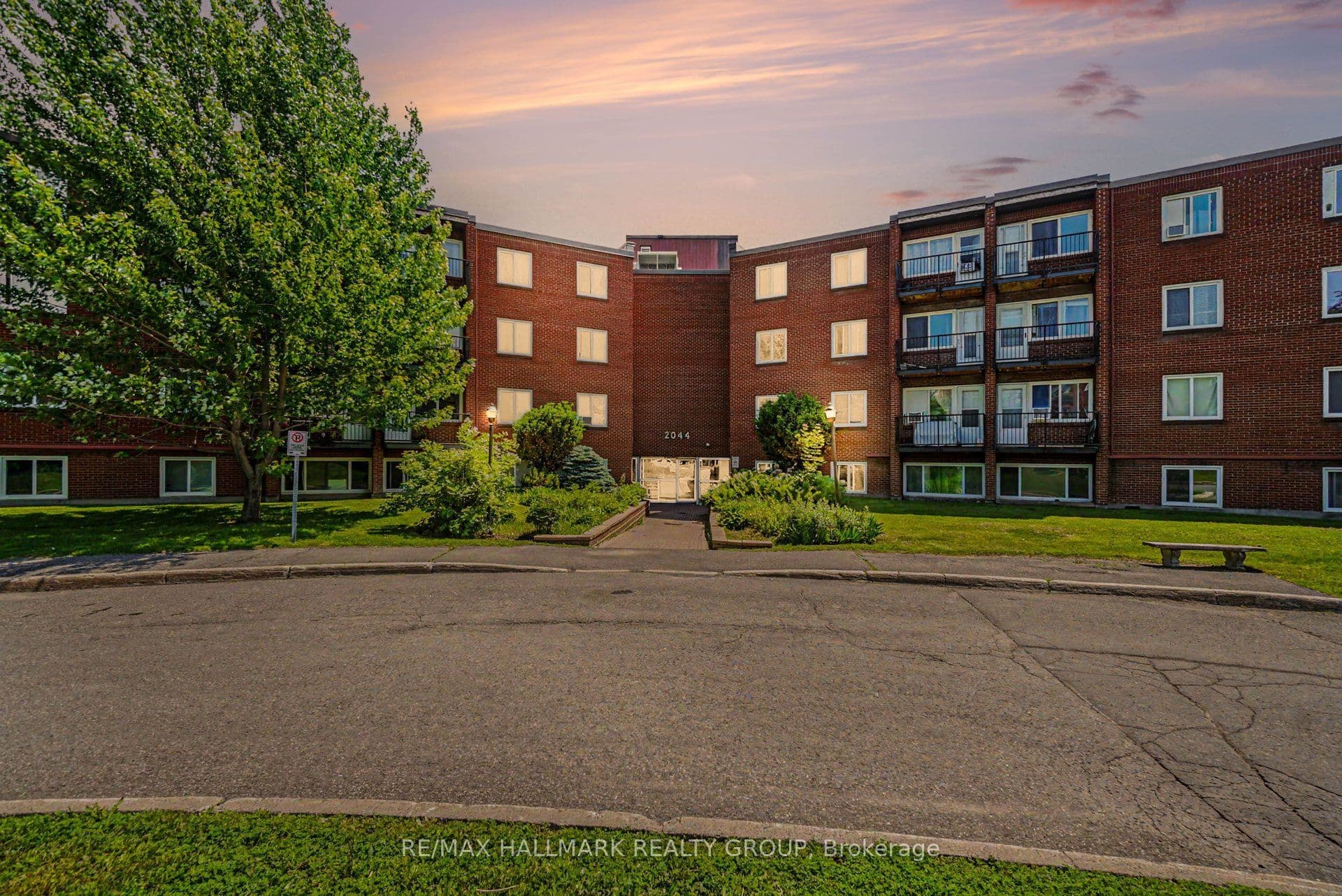 Unit 306A 2044 Arrowsmith Drive photo 1