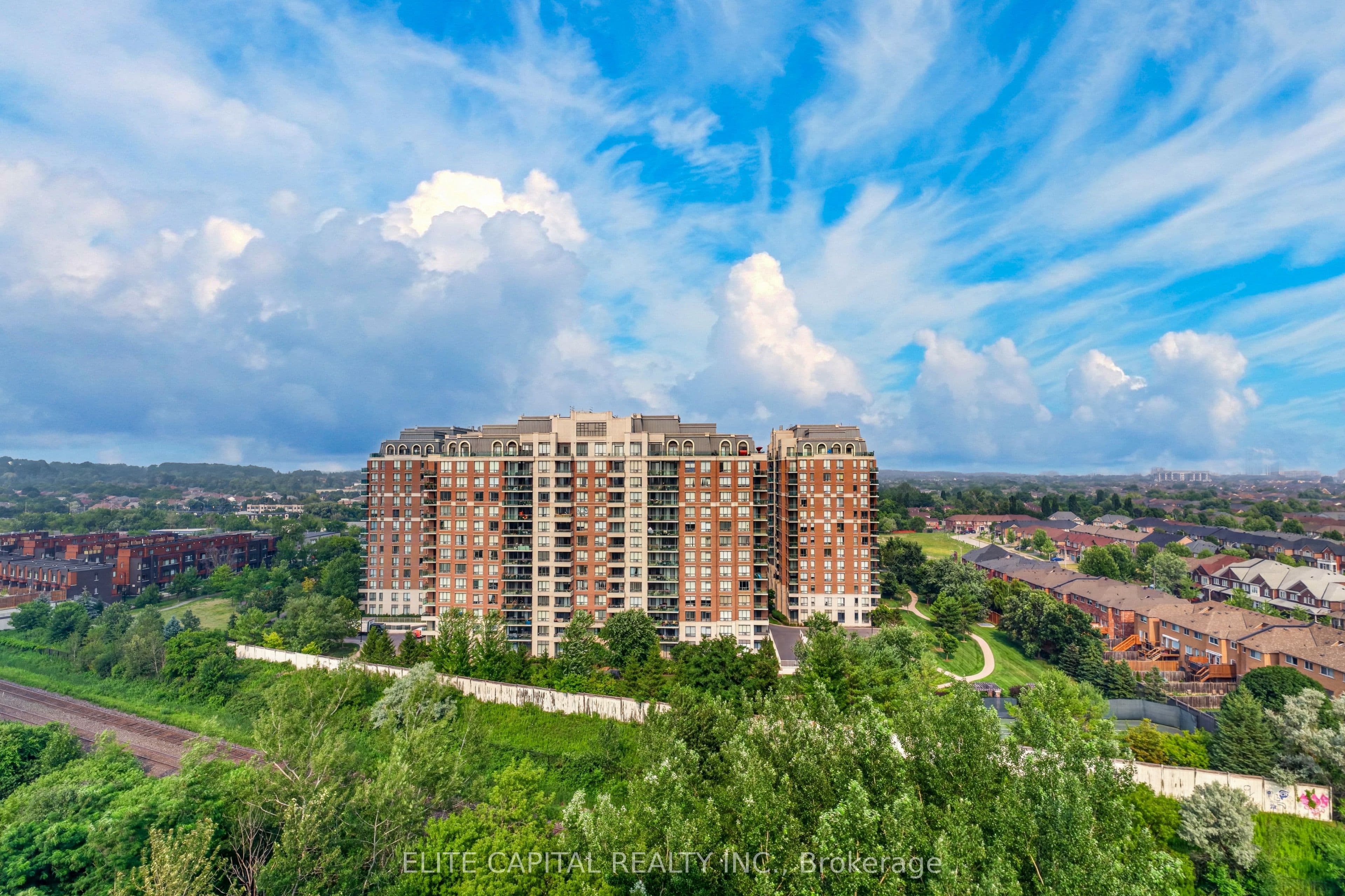 Unit 1205 29 Northern Heights Drive photo 1