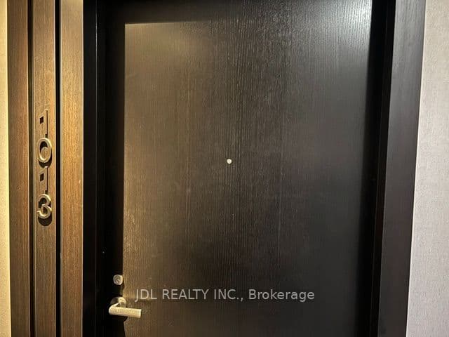 Unit 1013 501 Yonge Street photo 1
