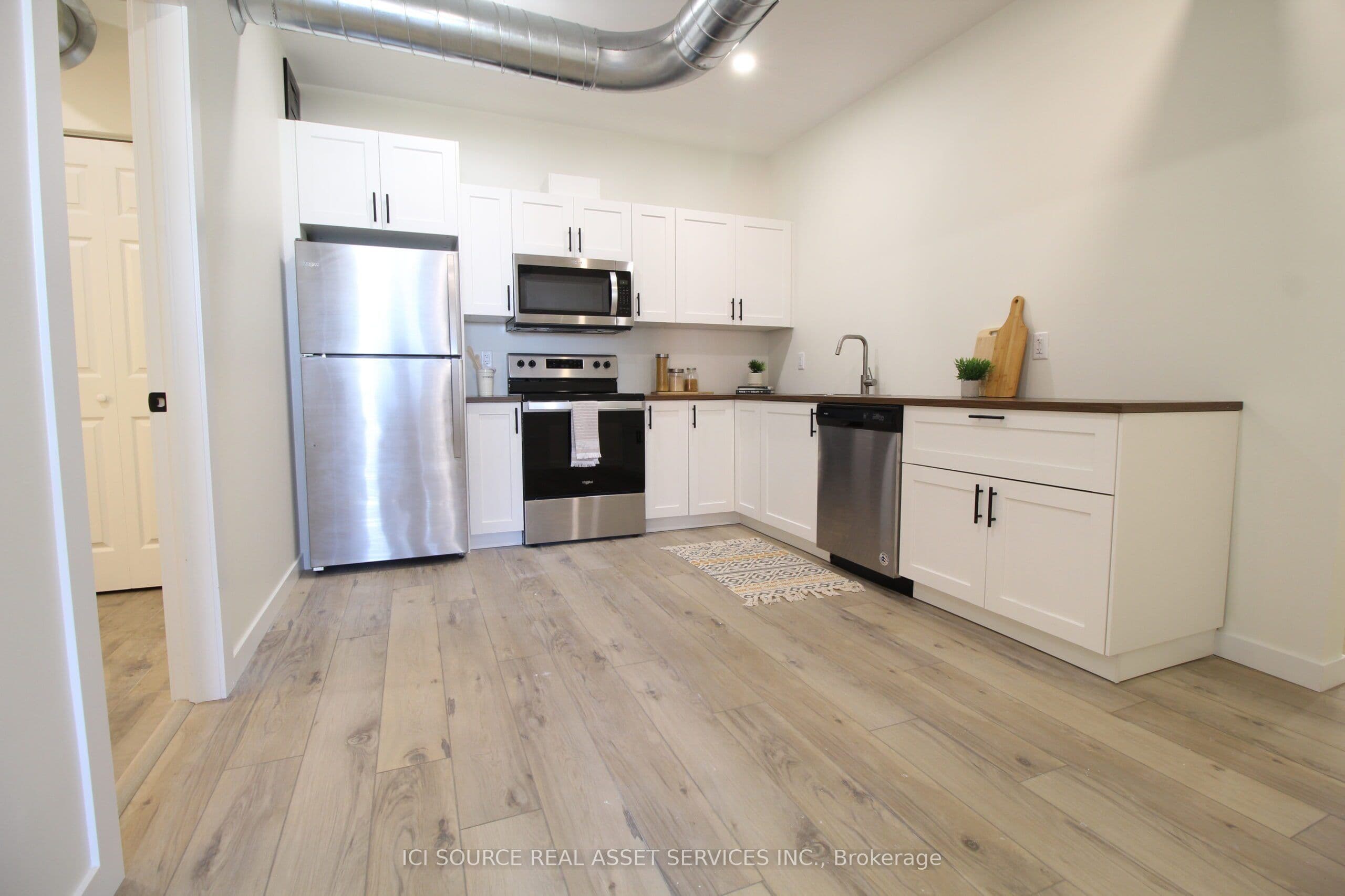 Unit Unit 8 2 Talbot Street photo 1