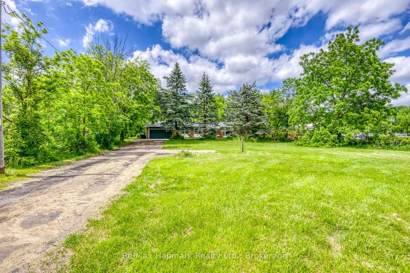 5371 Dundas Street photo 1