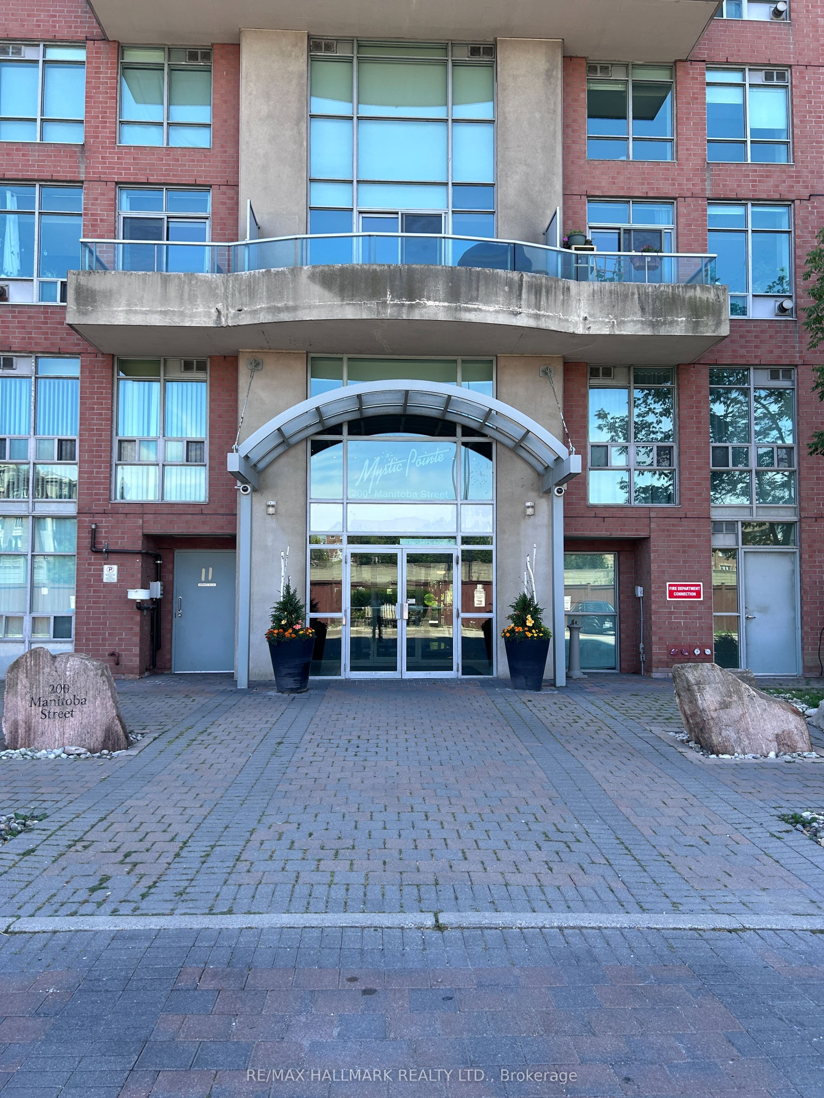 Unit 201 200 Manitoba Street photo 1