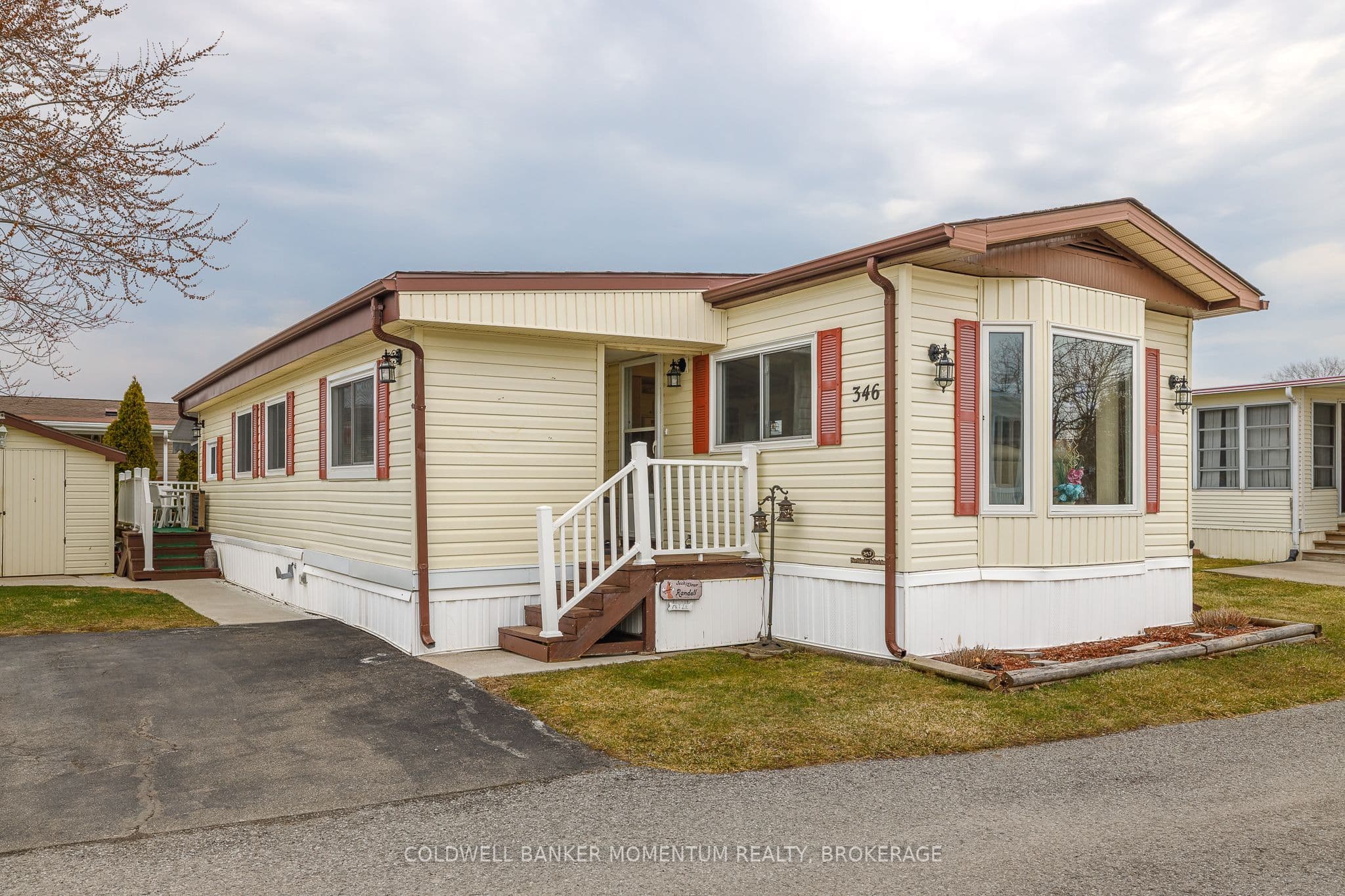 Unit 346 3033 Townline Road photo 1