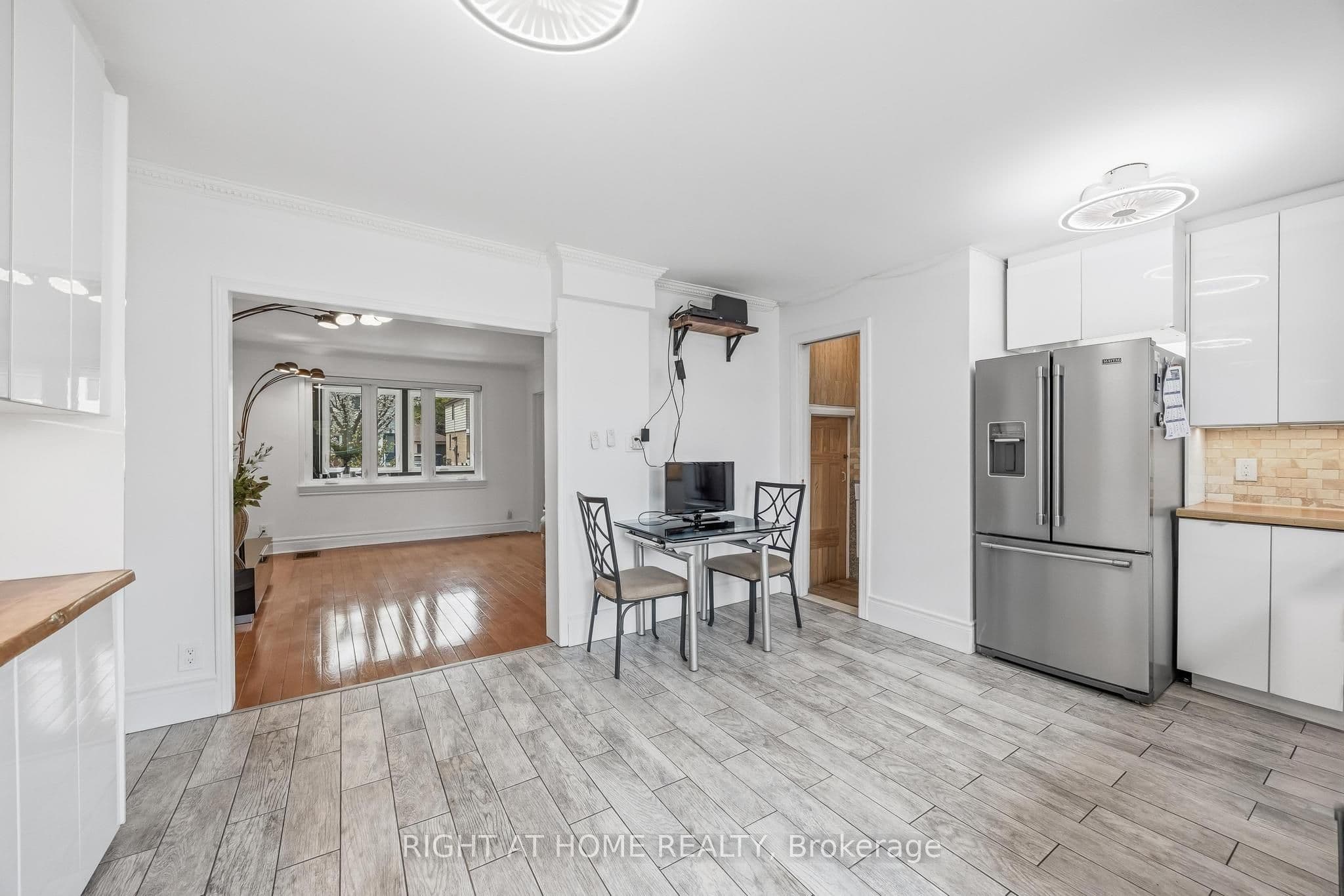 35 Dayton Avenue photo 1
