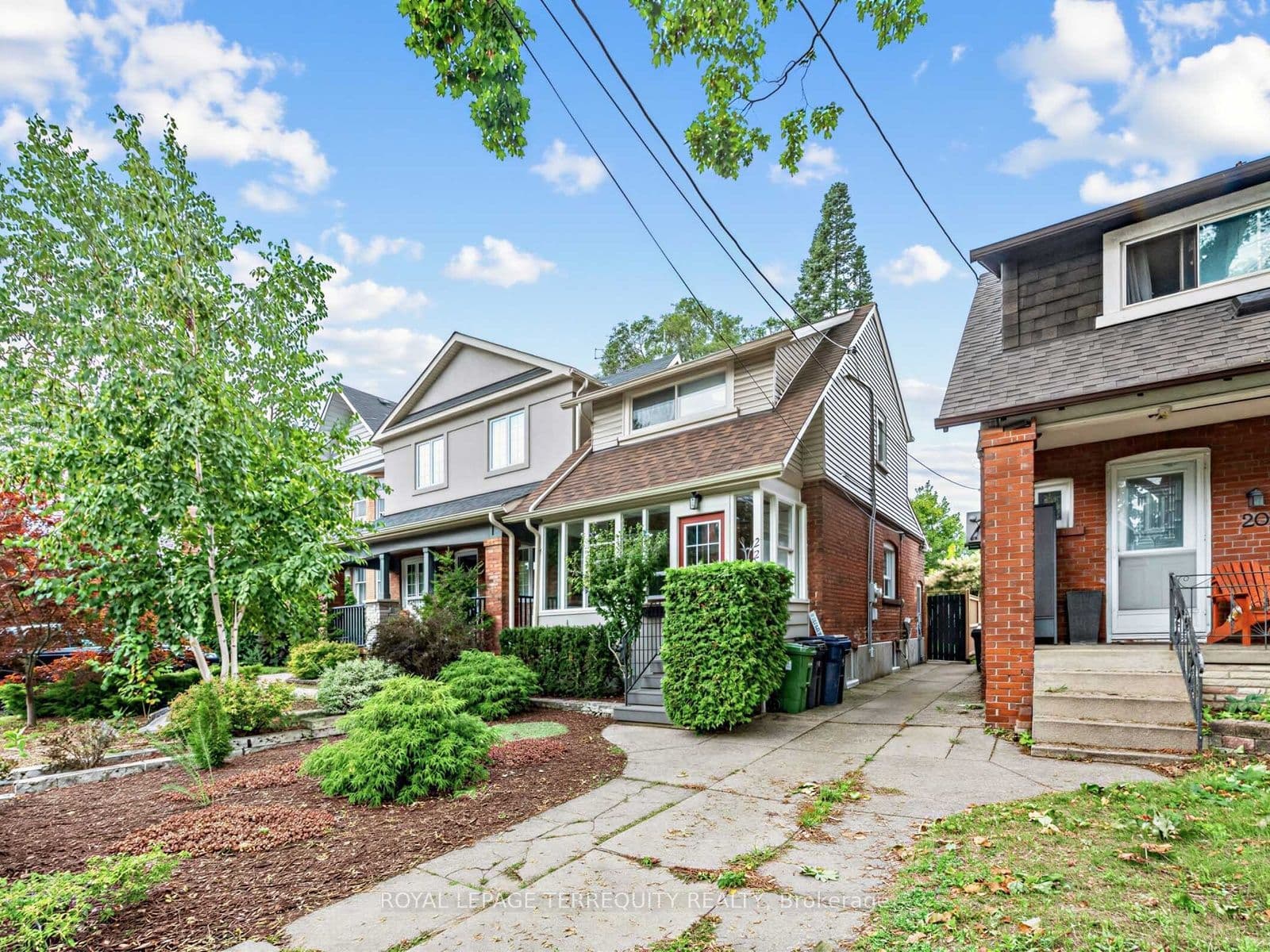 22 Montye Avenue photo 1