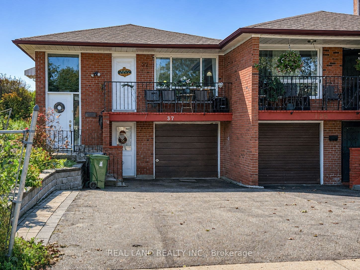 37 Pawnee Avenue photo 1