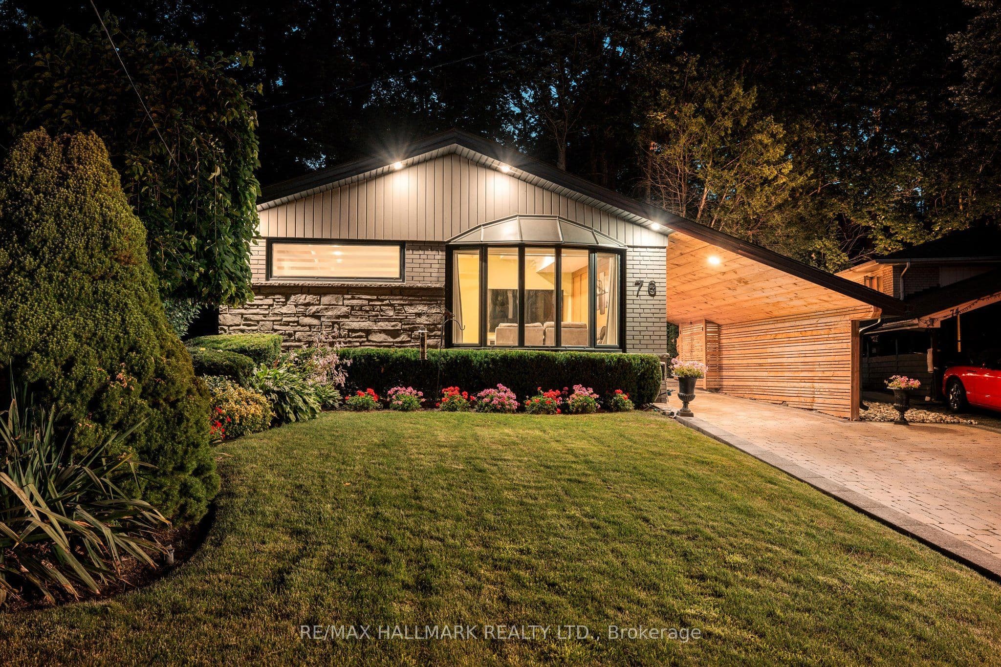 76 Felicity Drive photo 1