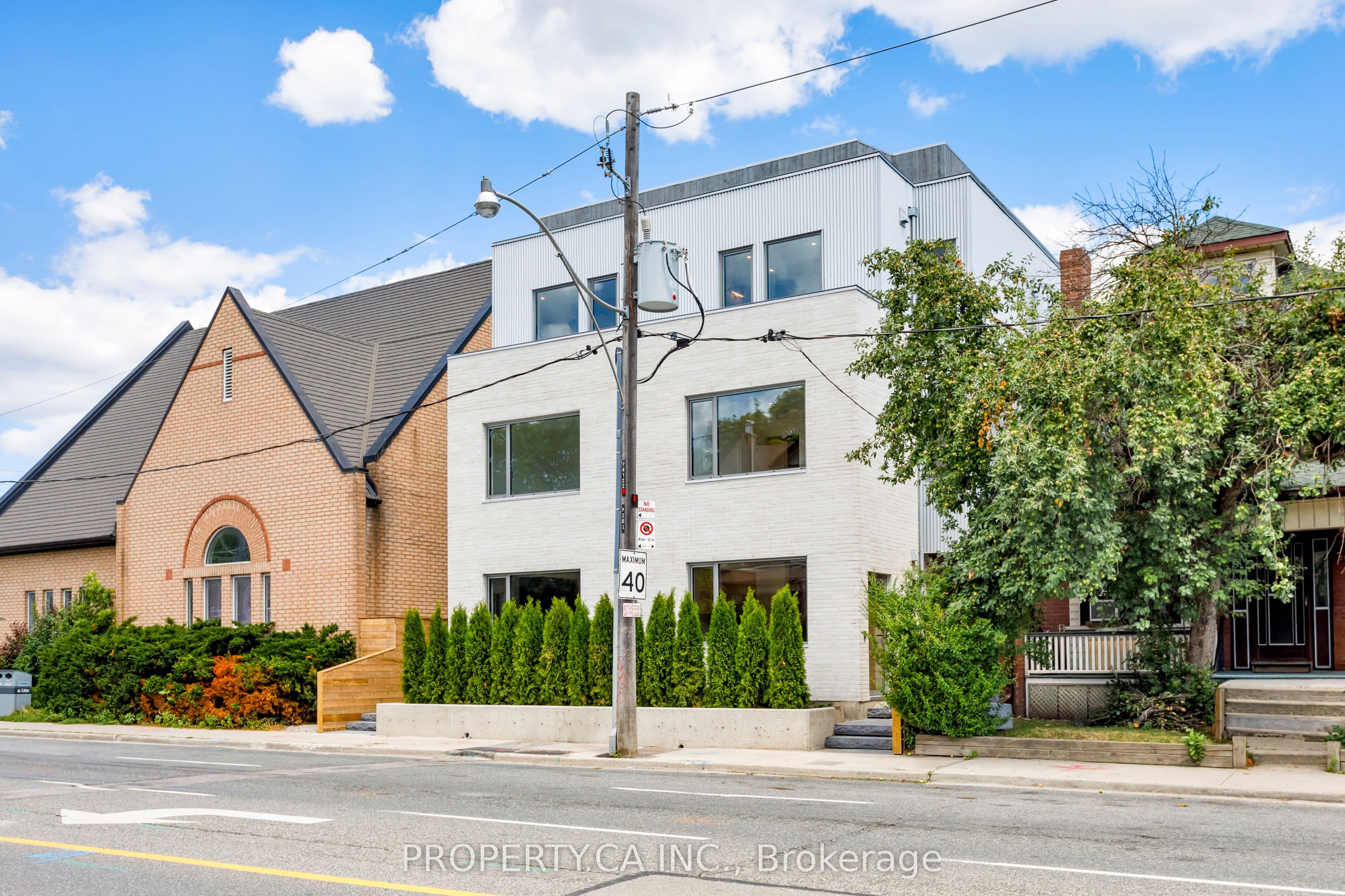 Unit Unit #1 301 Keele Street photo 1
