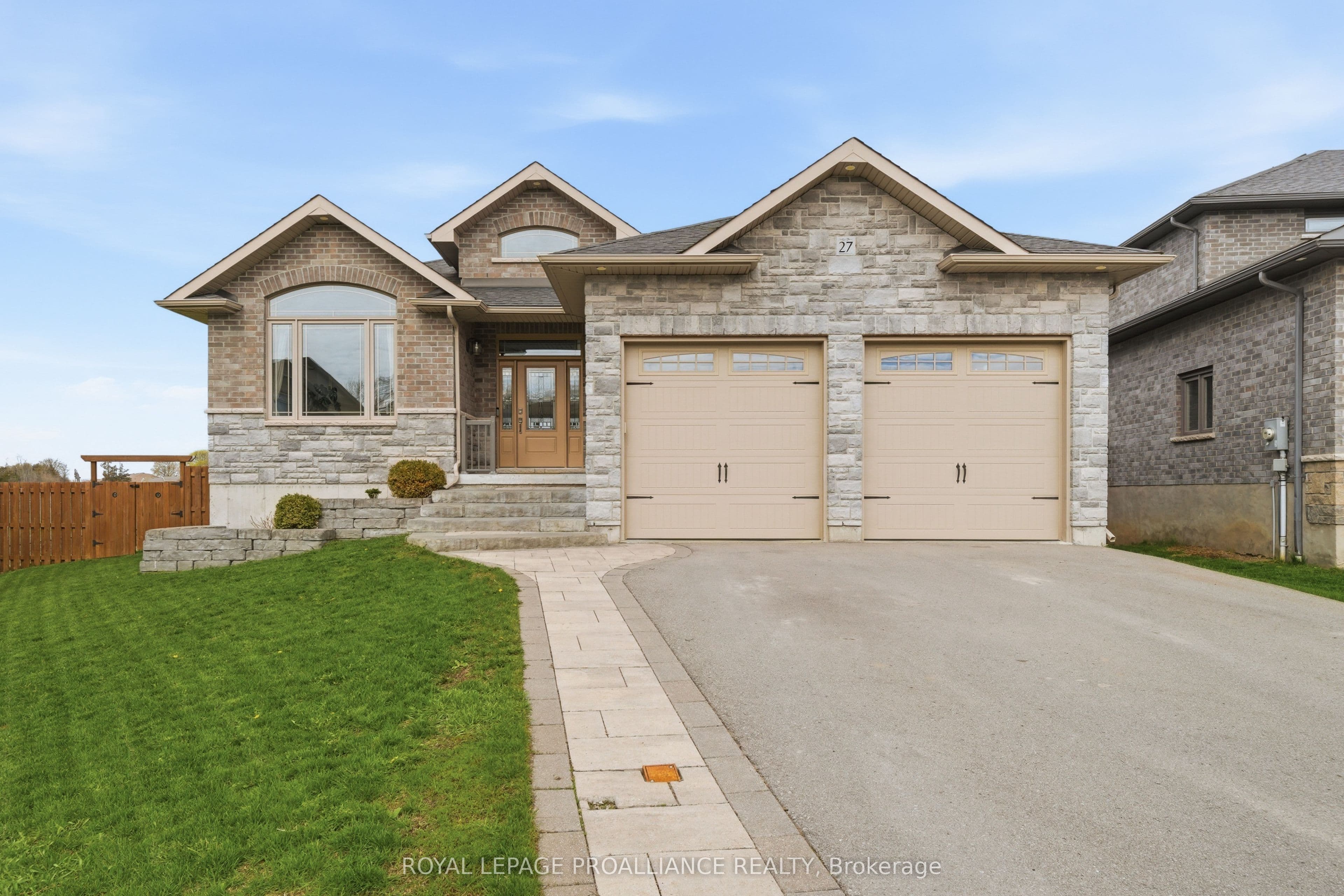27 Blossom Court photo 1