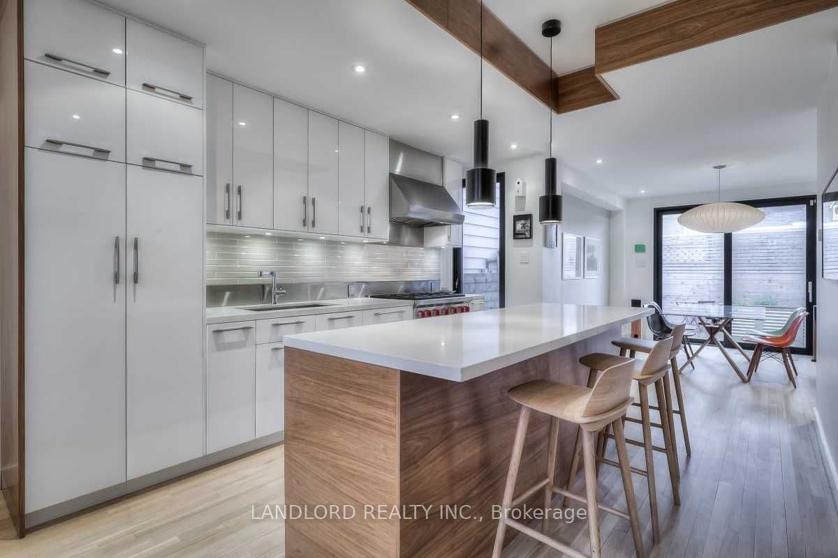 133 Munro Street photo 1