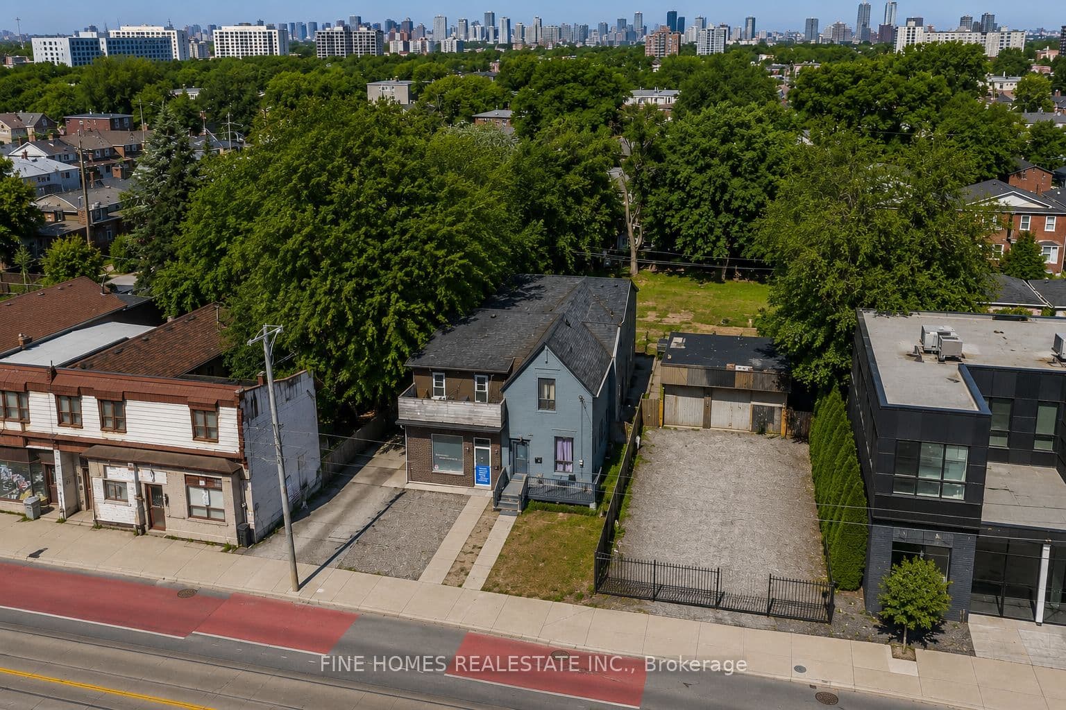 318 Dufferin Street photo 1