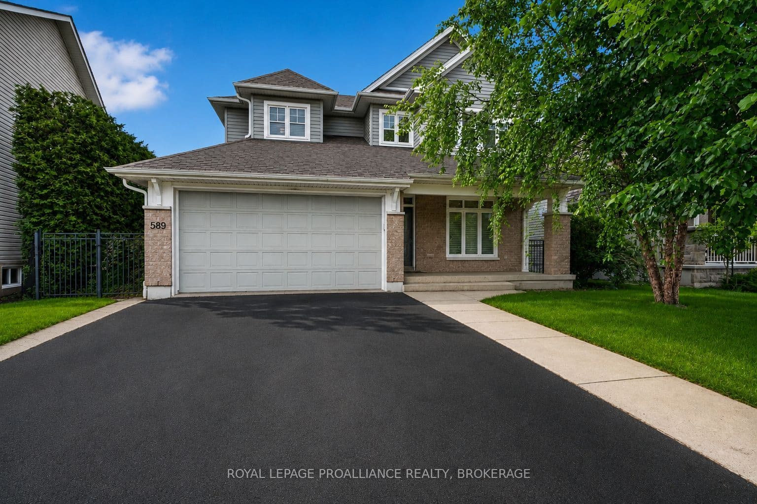 589 FIELDSTONE Drive photo 1